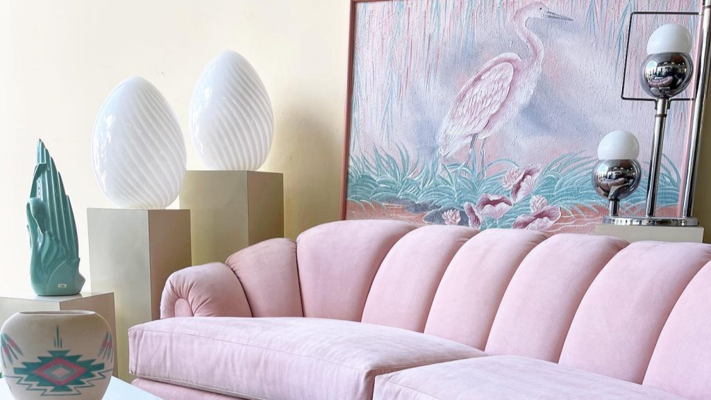 Dolphin & Flamingo