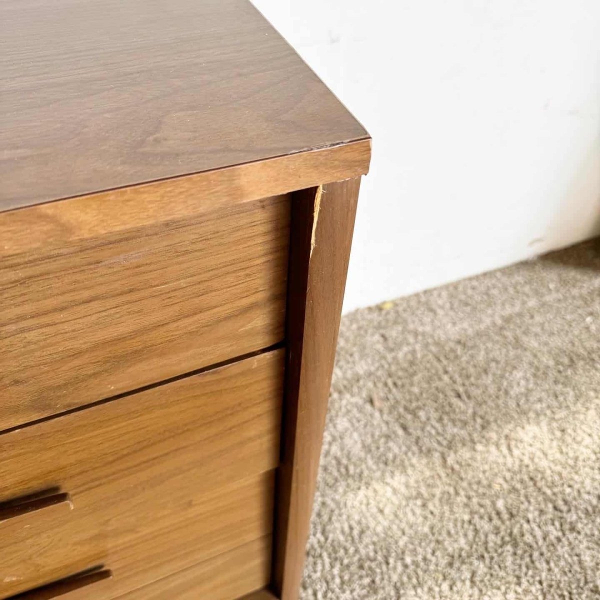 Mid Century Modern Dresser by Kroehler - 6 Drawer - Dolphin & Flamingo