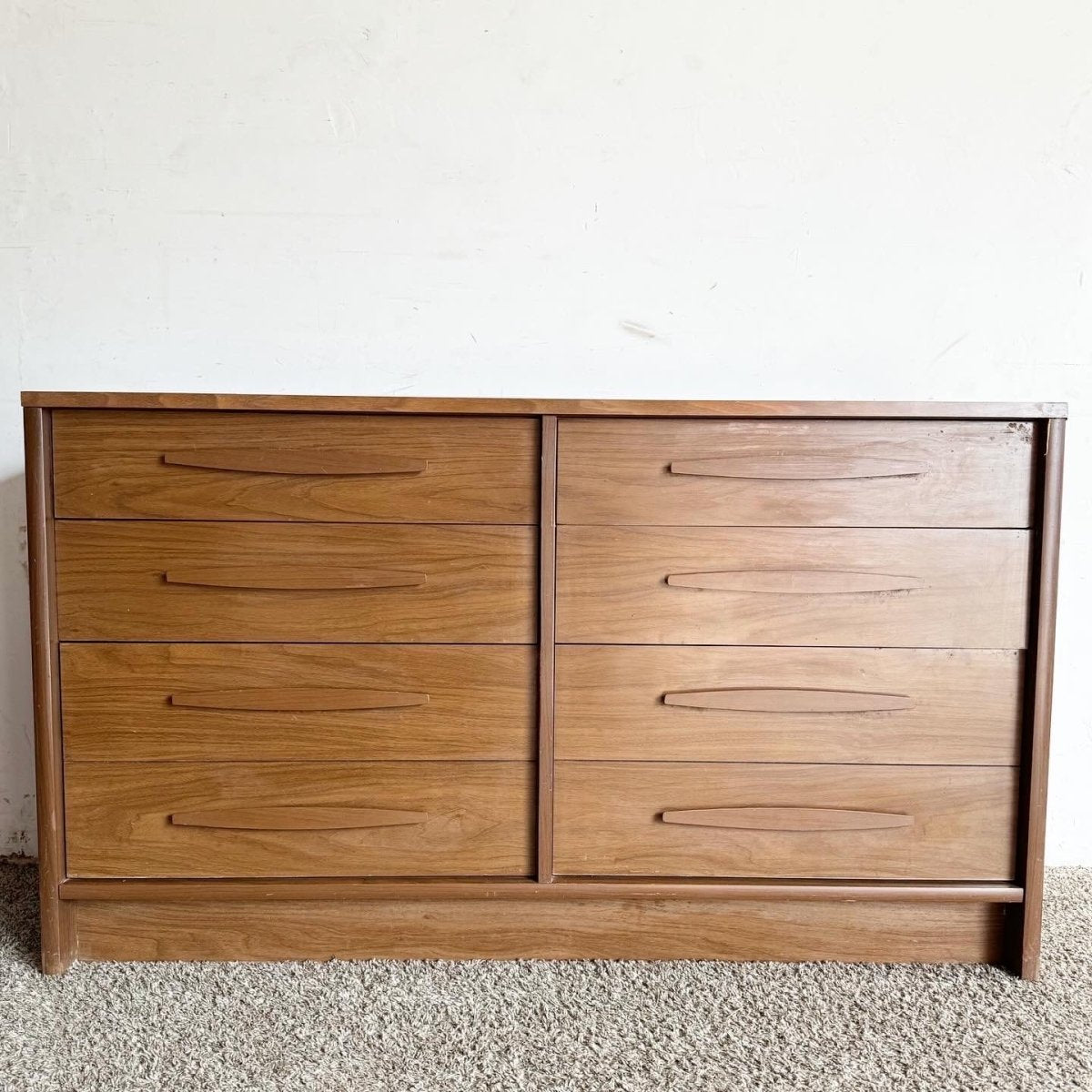 Mid Century Modern Dresser by Kroehler - 6 Drawer - Dolphin & Flamingo