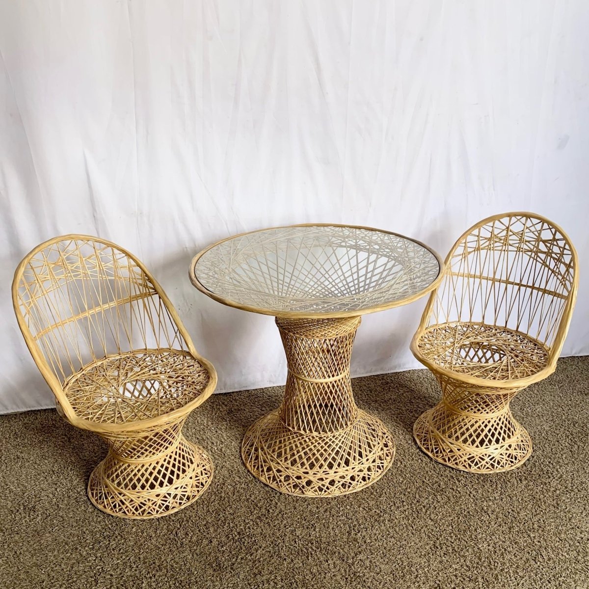 Mid Century Modern Spun Fiber Glass Dining Set - 3 Pieces - Dolphin & Flamingo