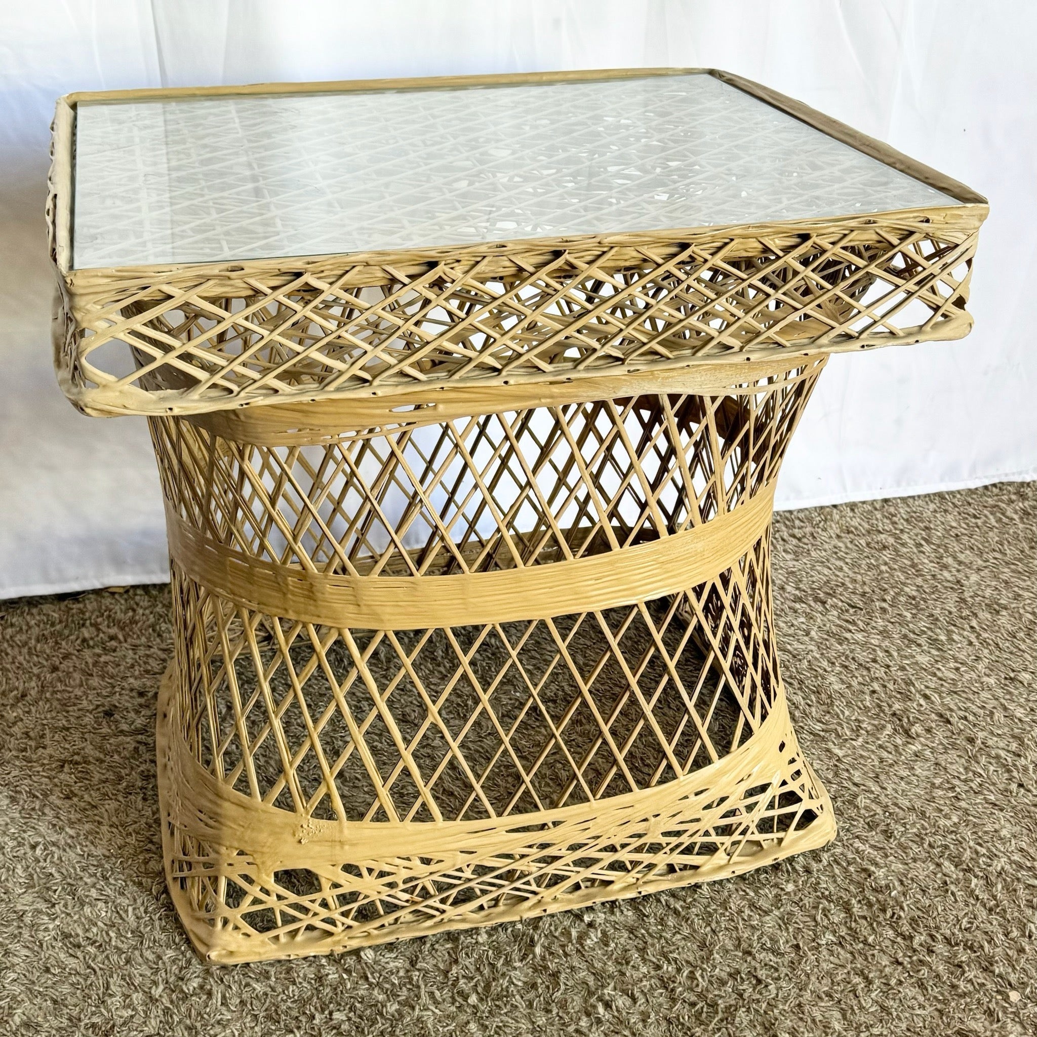 Mid Century Modern Spun Fiberglass Side Table With Removable Glass Top - Dolphin & Flamingo