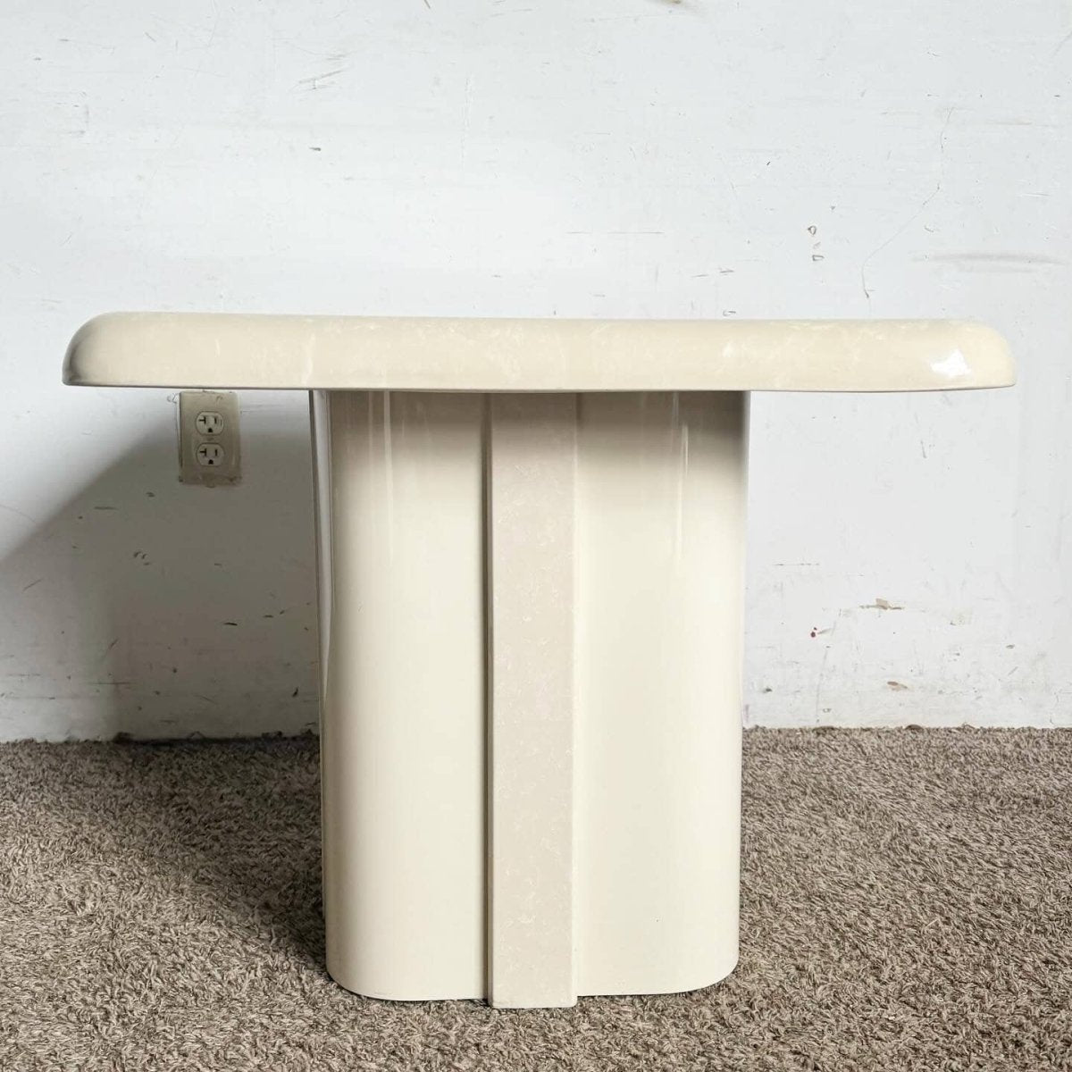 Postmodern Casted Cream Faux Marble Side Table - Dolphin & Flamingo