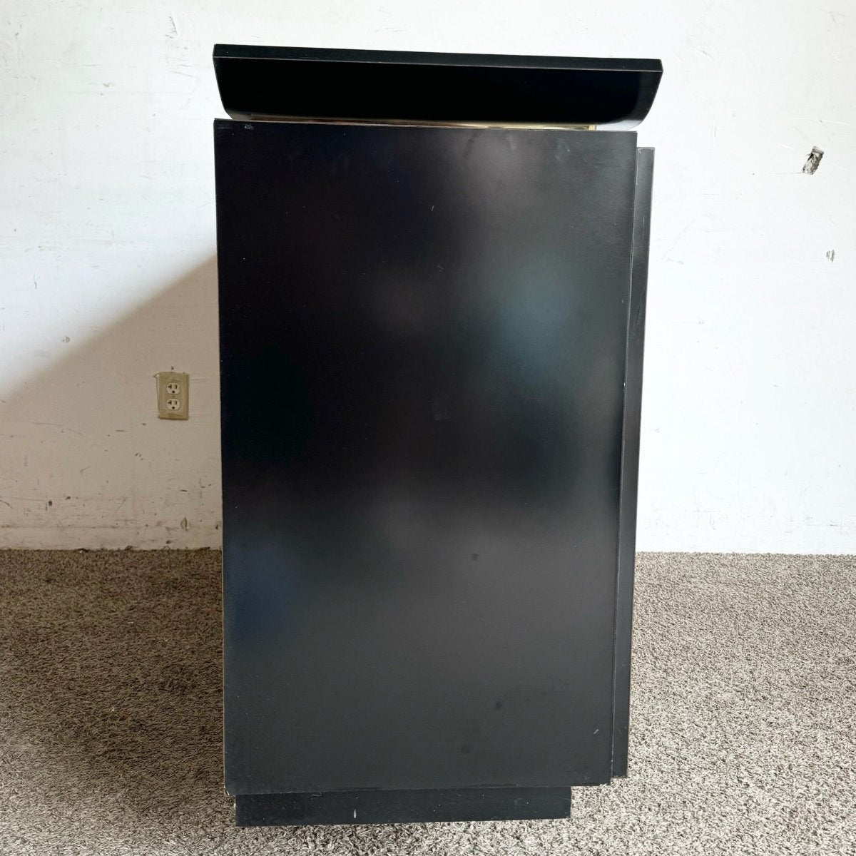 Postmodern Chinoiserie Black Lacquer Laminate Credenza With Gold Handles - Dolphin & Flamingo