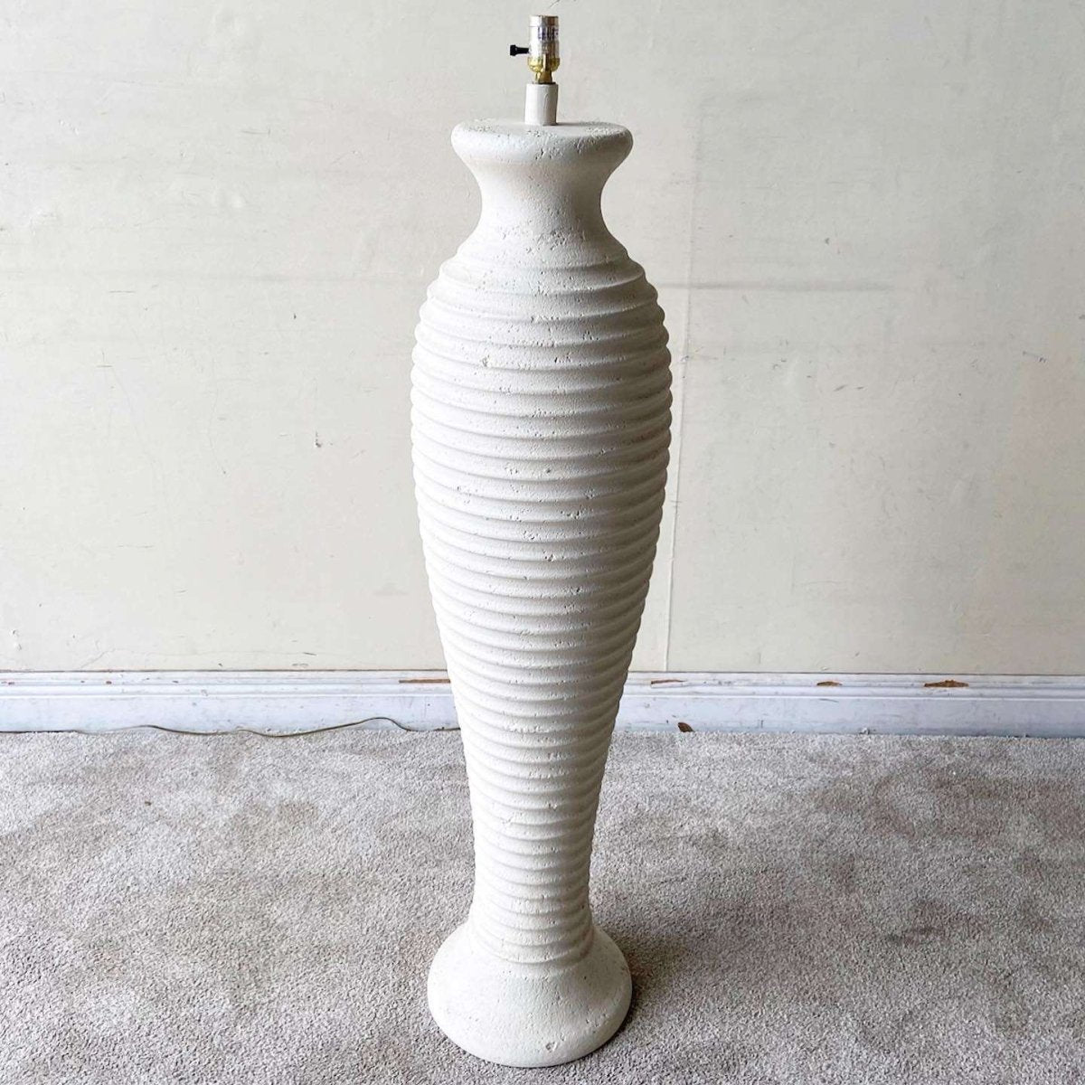 Postmodern Ribbed Ceramic Floor Lamp - Dolphin & Flamingo