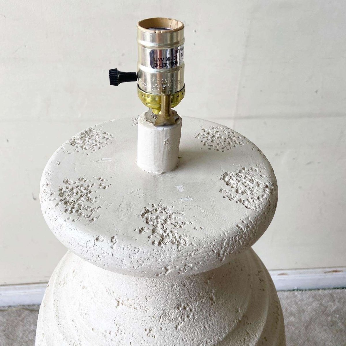 Postmodern Ribbed Ceramic Floor Lamp - Dolphin & Flamingo