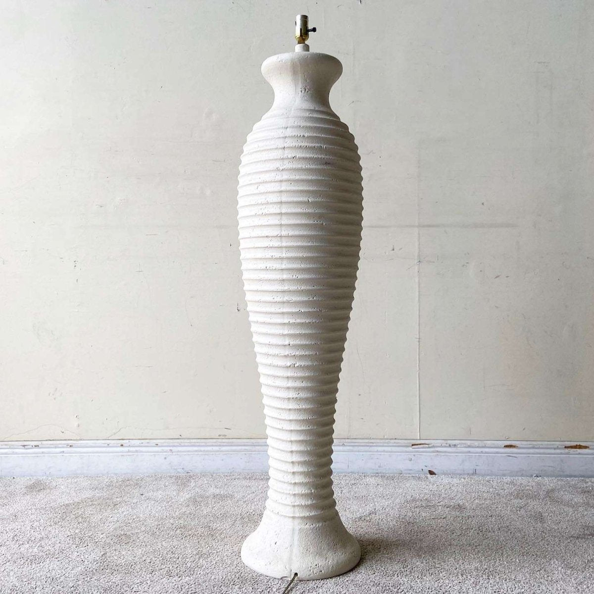 Postmodern Ribbed Ceramic Floor Lamp - Dolphin & Flamingo