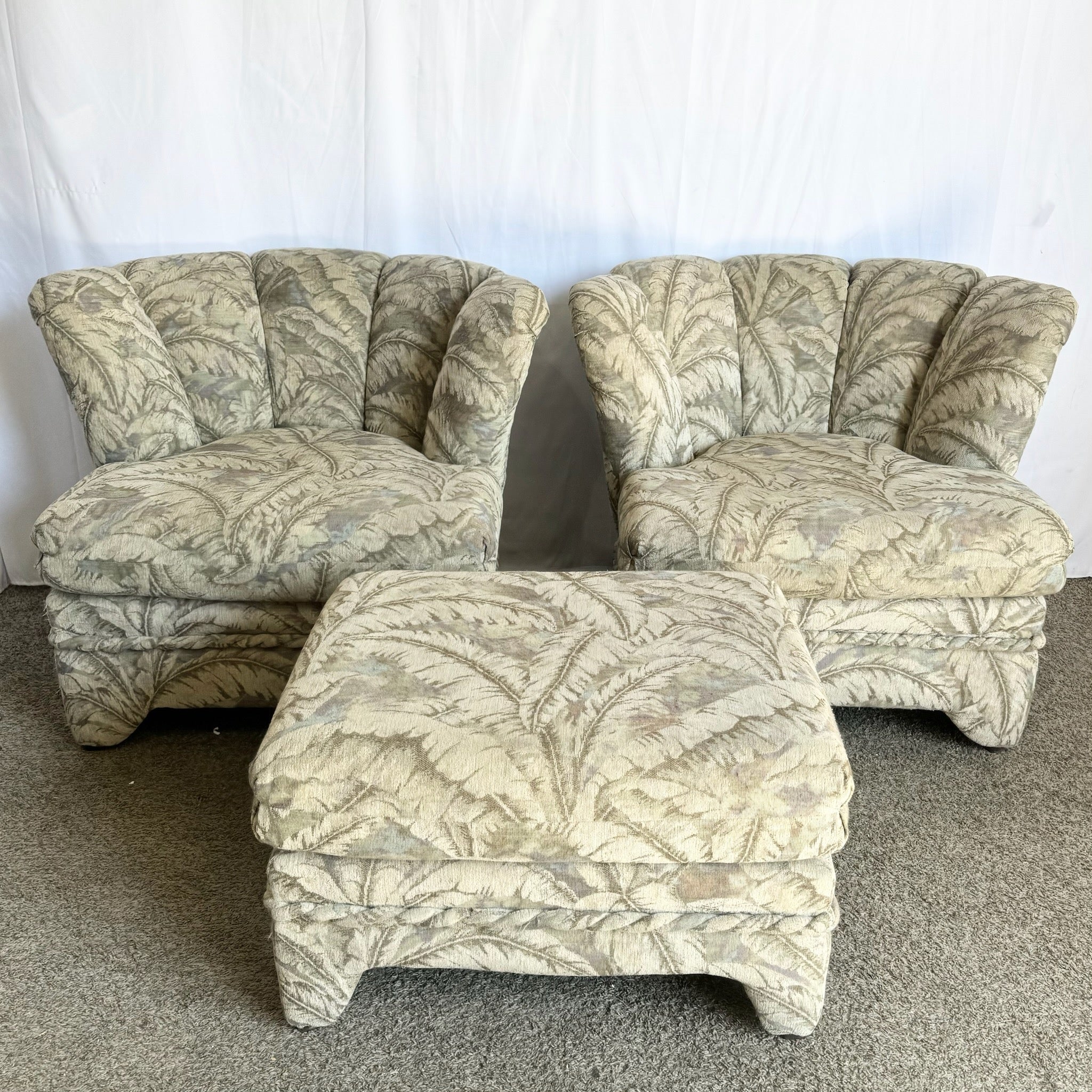 Postmodern Scalloped Banana Leaf Lounge Chairs With Ottoman - 3 Pieces - Dolphin & Flamingo