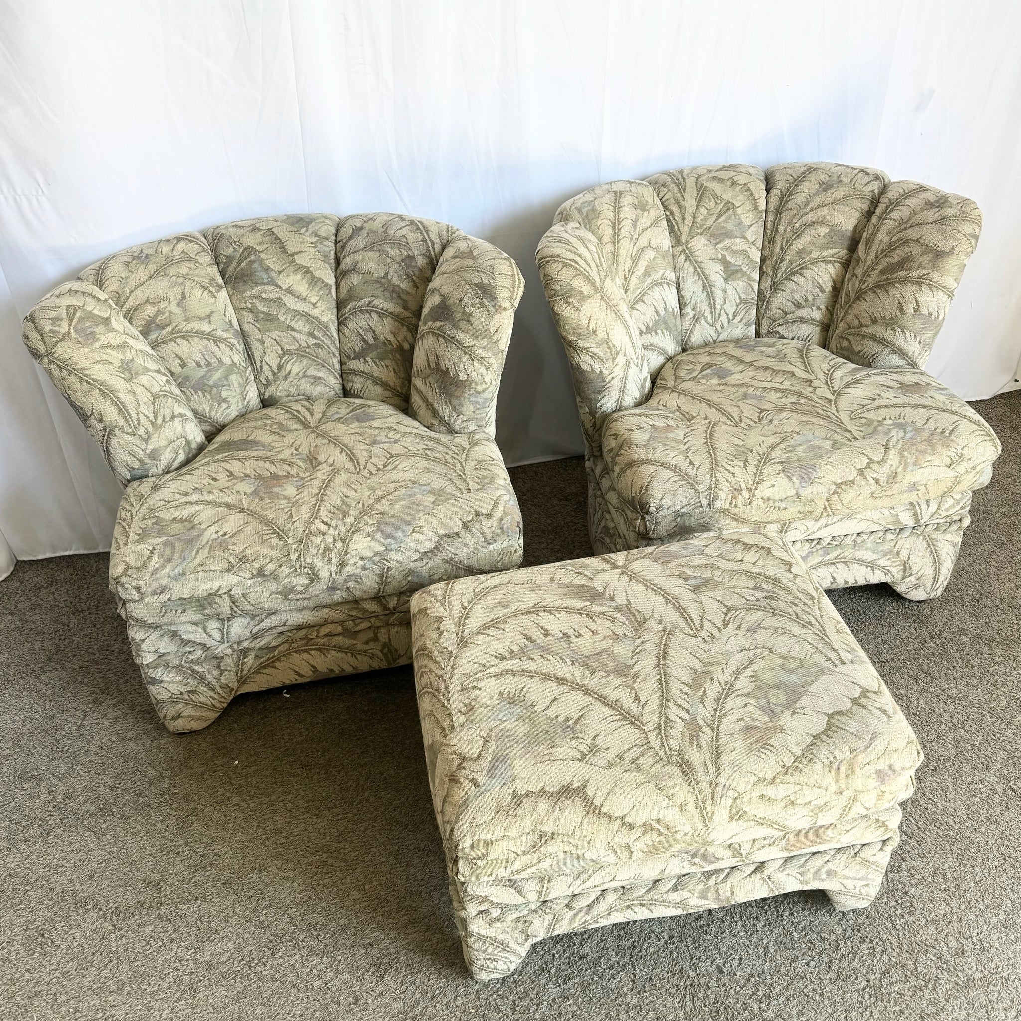Postmodern Scalloped Banana Leaf Lounge Chairs With Ottoman - 3 Pieces - Dolphin & Flamingo
