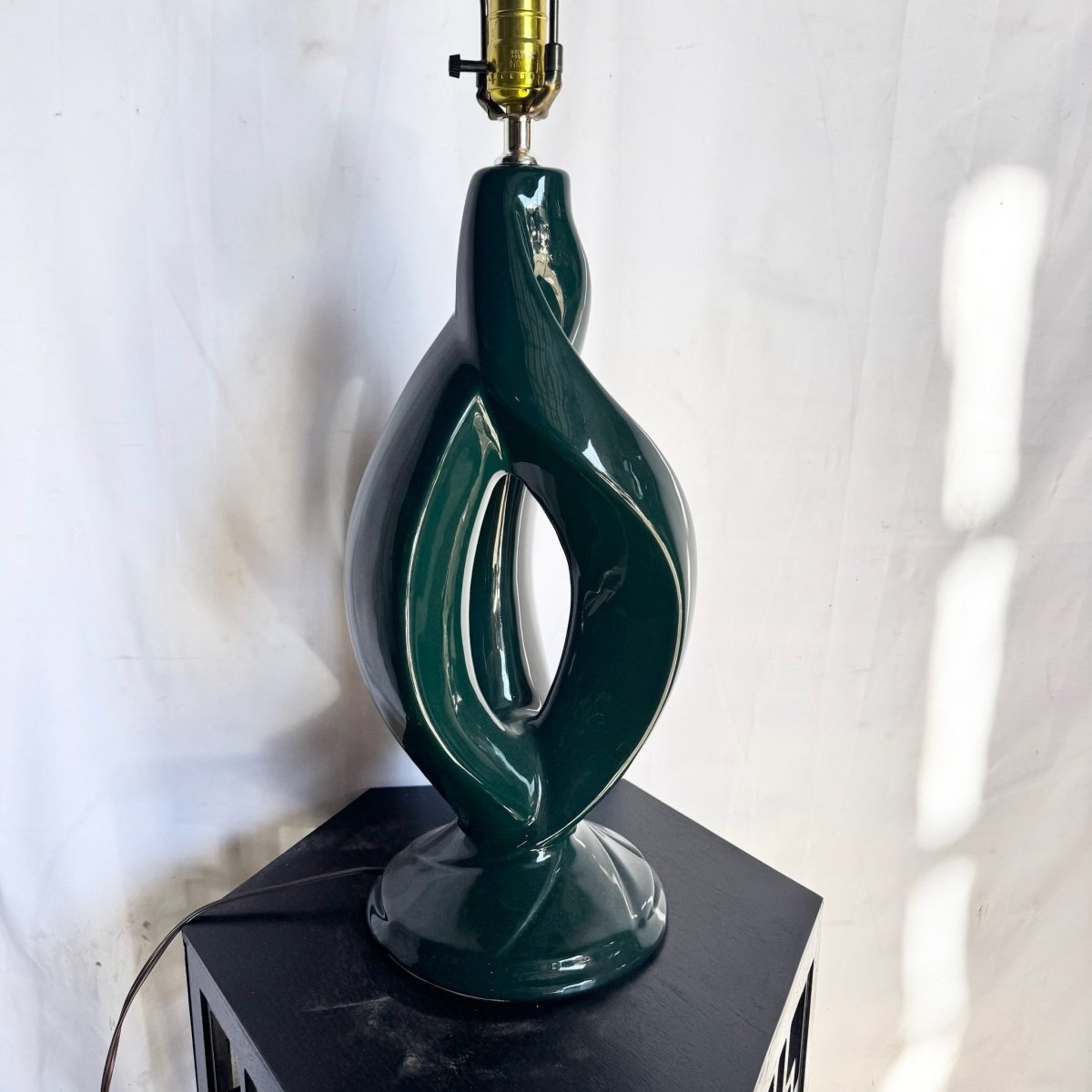 Postmodern Sculpted Dark Green Ceramic Table Lamp - Dolphin & Flamingo