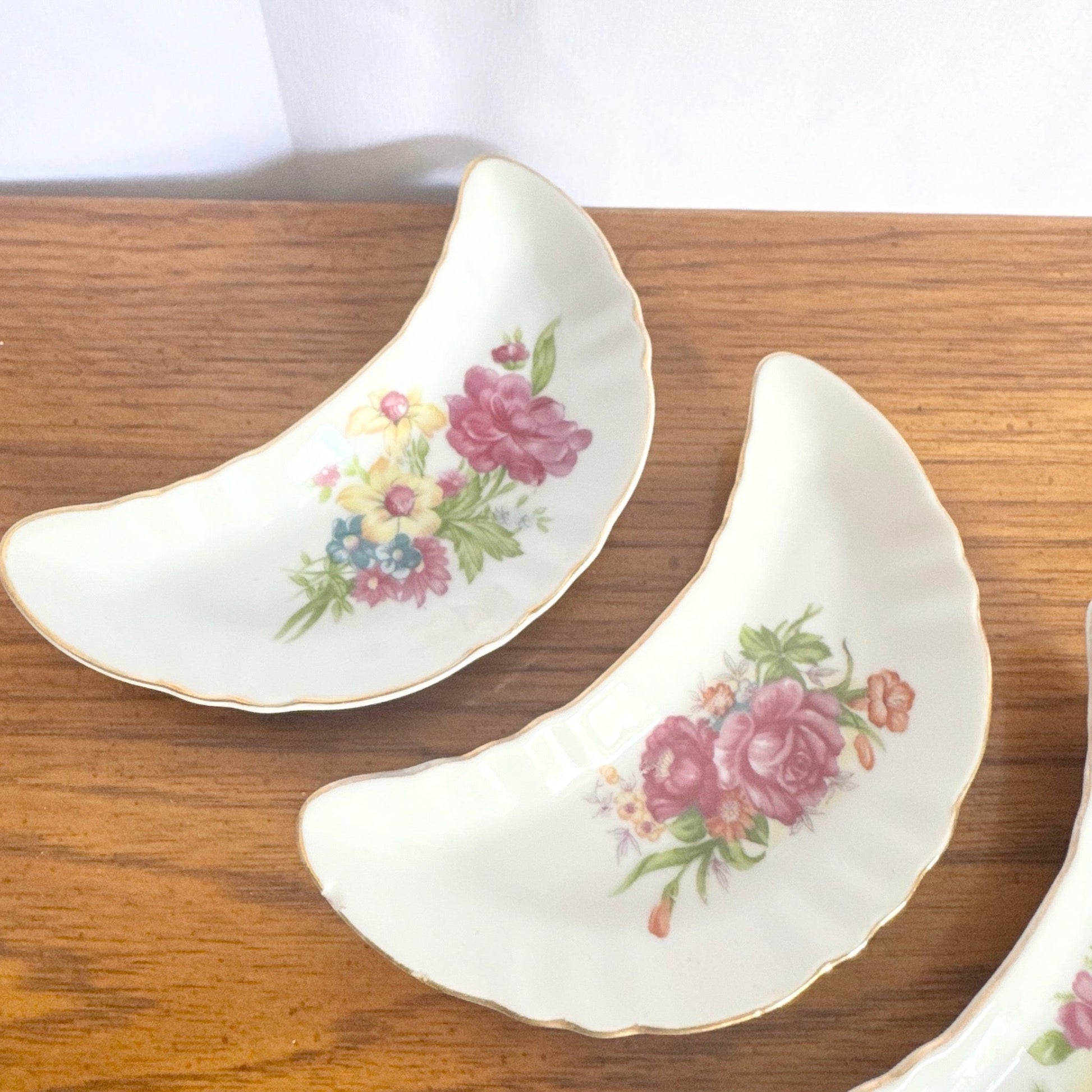 1950s Chadwick Japan Floral Bone Dishes – Set of 5 - Dolphin & Flamingo