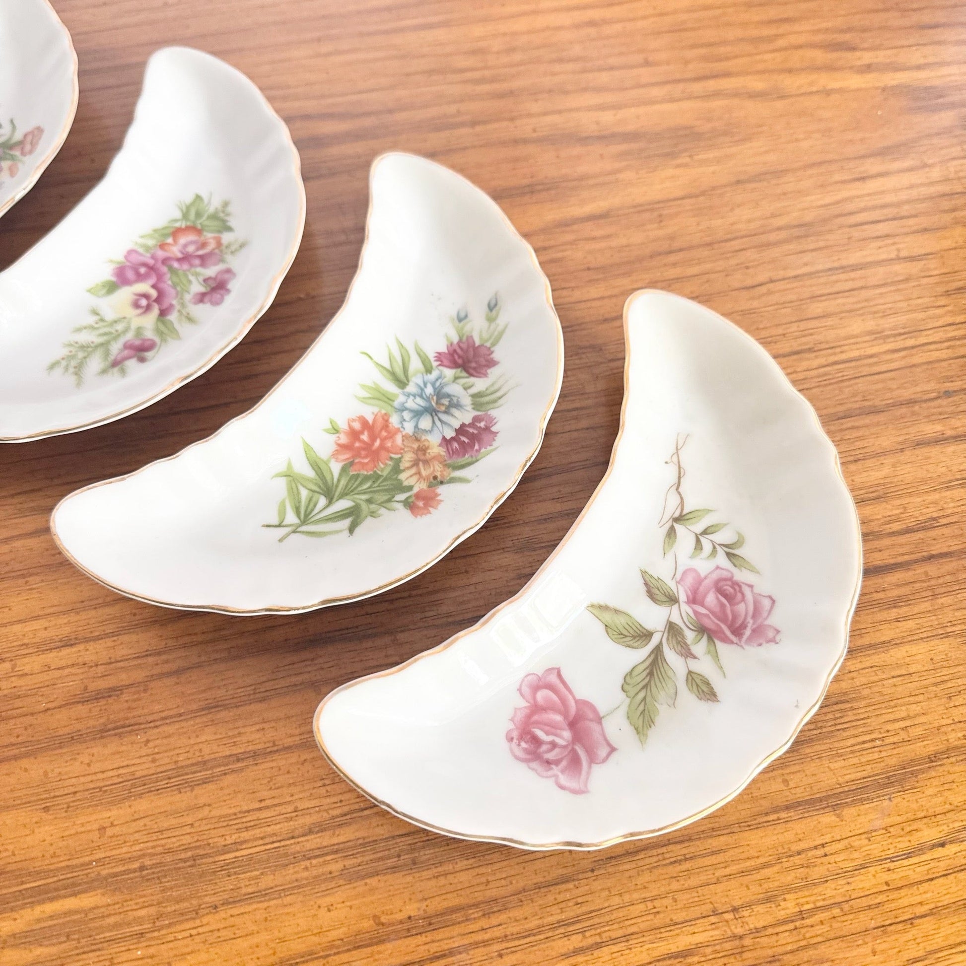 1950s Chadwick Japan Floral Bone Dishes – Set of 5 - Dolphin & Flamingo