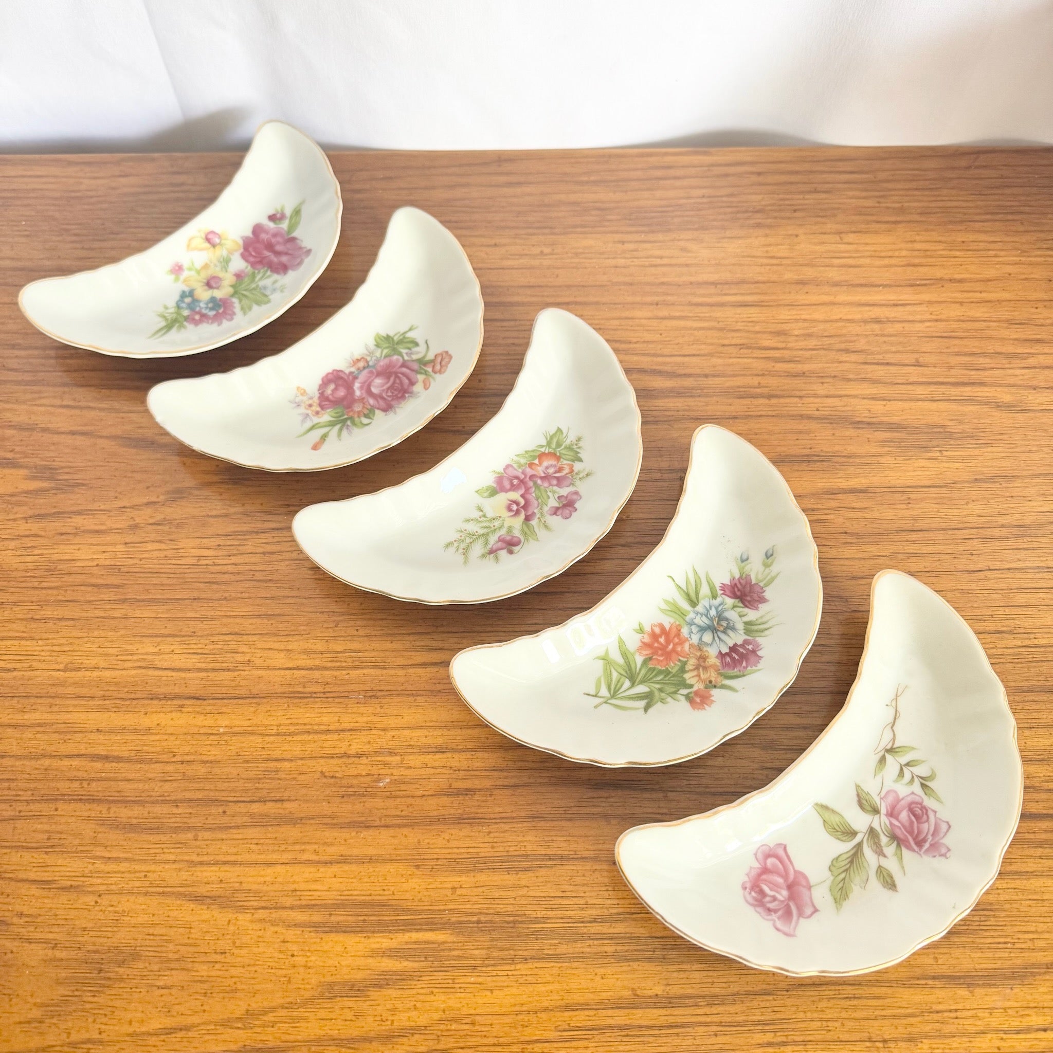 1950s Chadwick Japan Floral Bone Dishes – Set of 5 - Dolphin & Flamingo