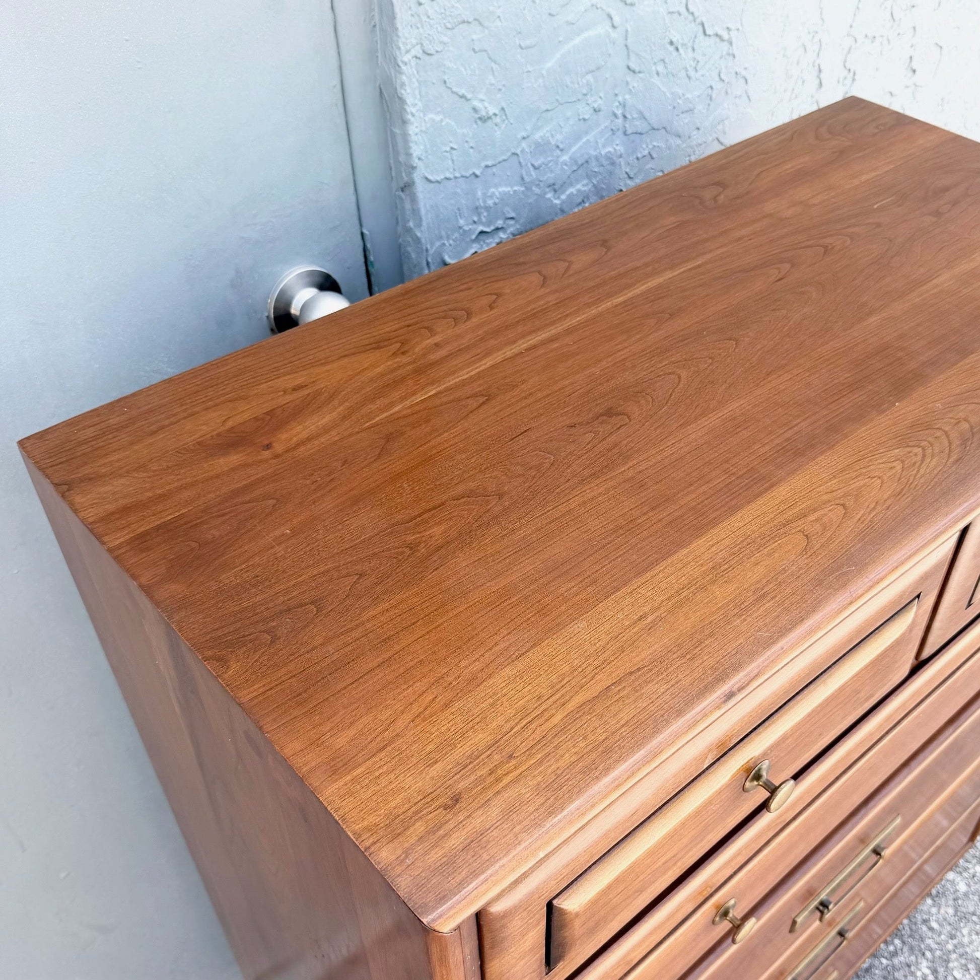 Mid-Century Modern Cliff House 6-Drawer Chest by Heywood-Wakefield Dolphin & Flamingo