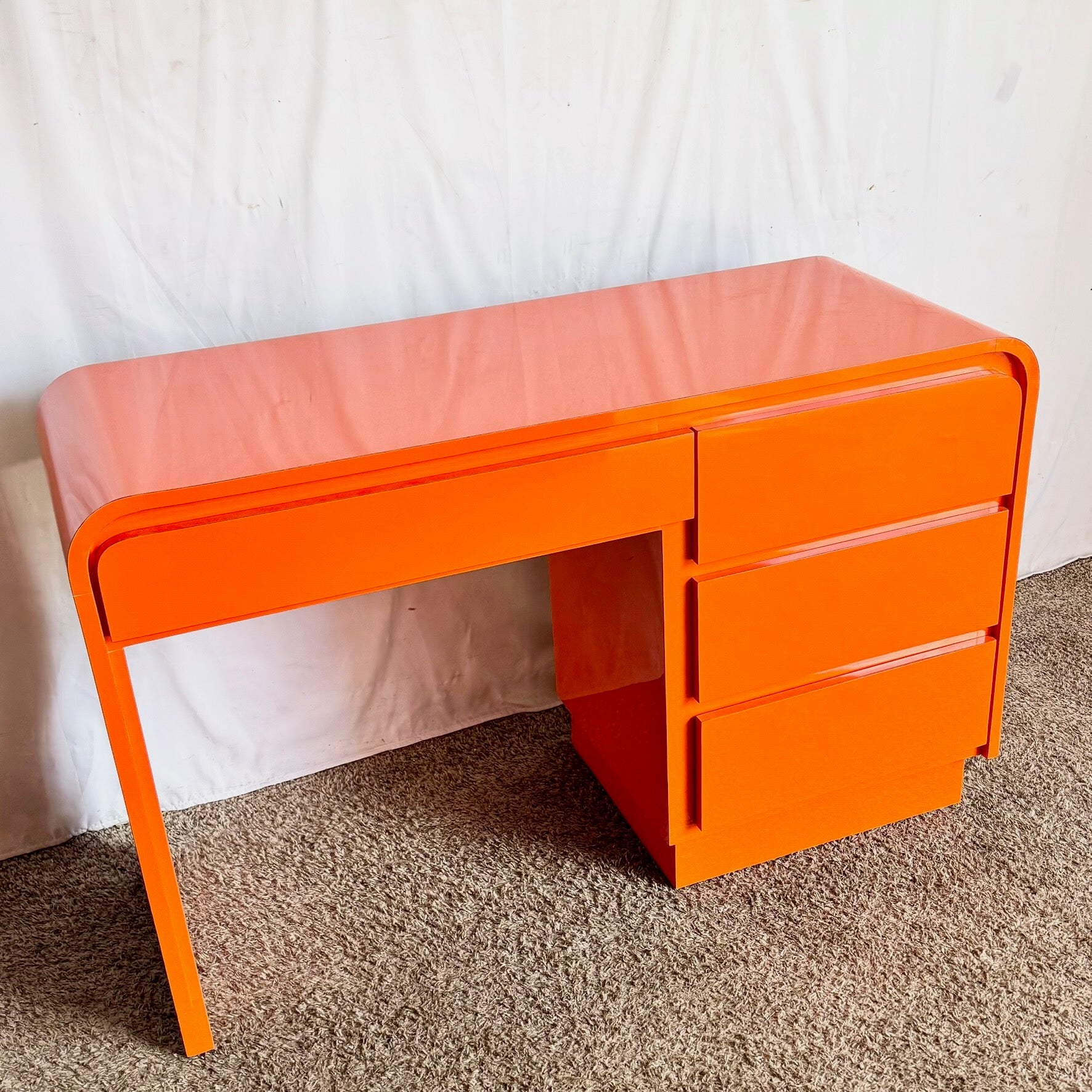 ネオヴィンテージ、90’s フォールディングデスク、ポストモダン、グッドデザイン Postmodern Tangerine Orange Waterfall Desk – Dolphin & Flamingo