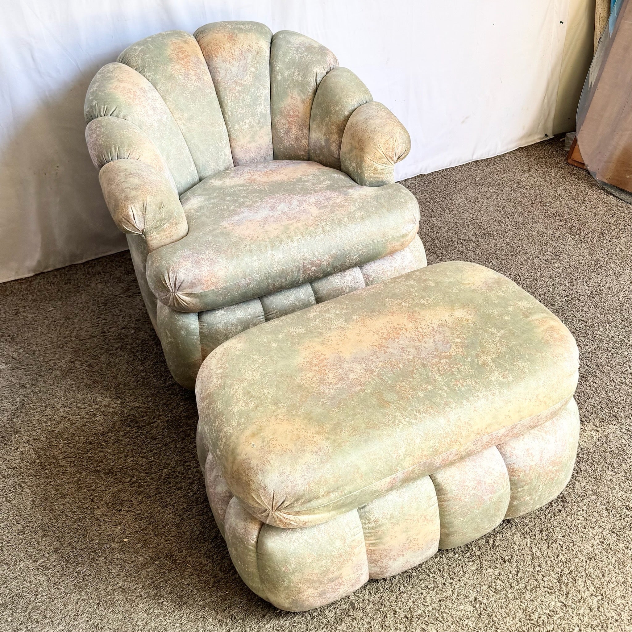 Postmodern Clam Shell Swivel Lounge Chair With Ottoman on Casters