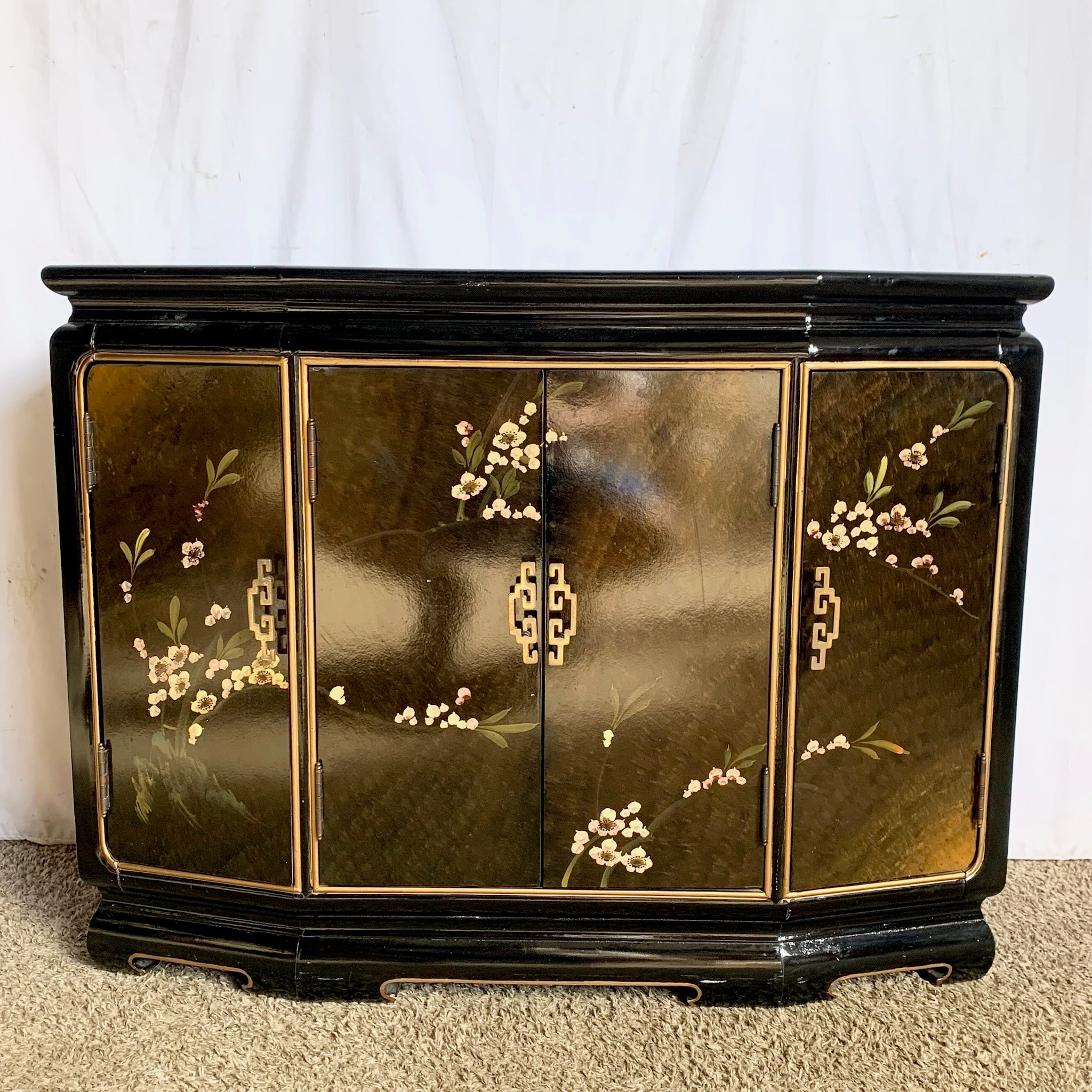 Chinese Black Lacquered Hand Painted Credenza/Sideboard