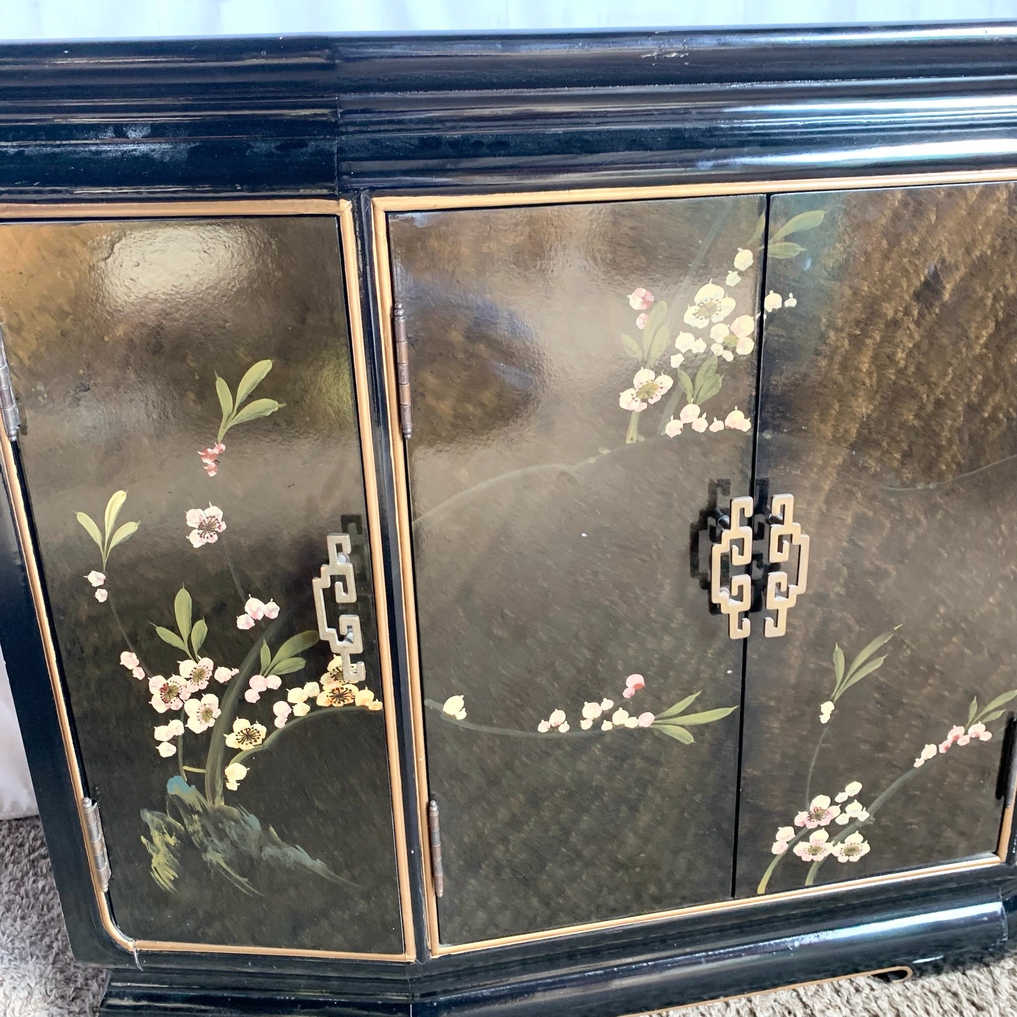 Chinese Black Lacquered Hand Painted Credenza/Sideboard