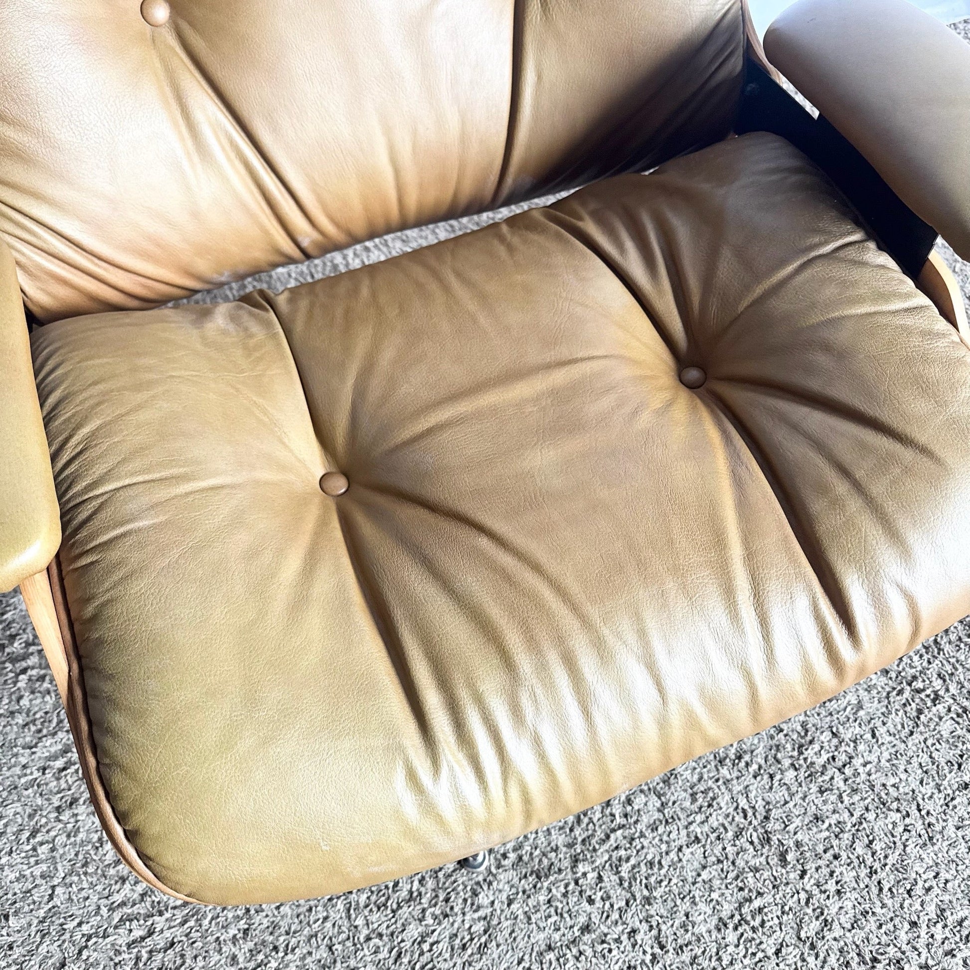 Mid Century Modern Eames Style Lounge Chair With Ottoman Dolphin & Flamingo