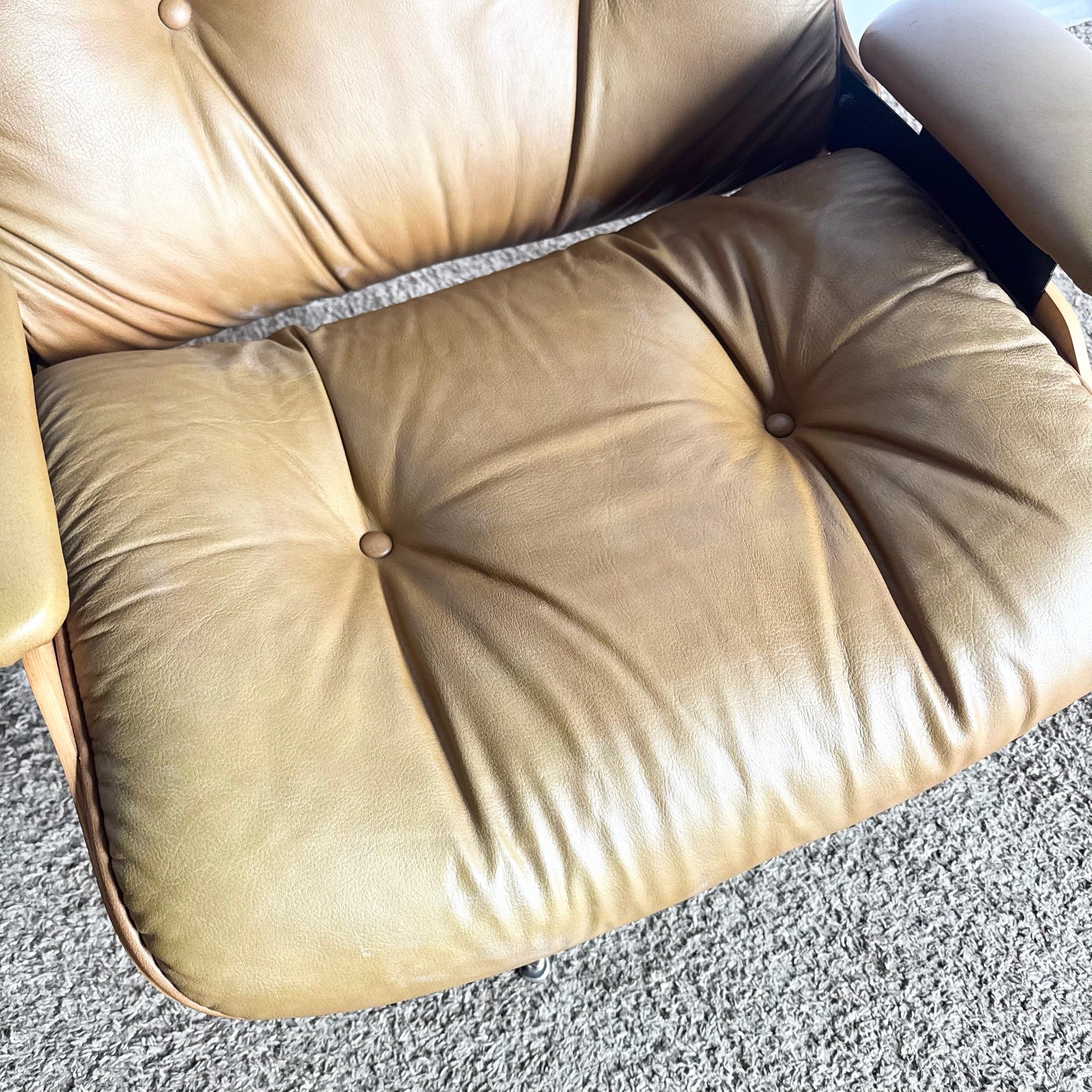 Mid Century Modern Eames Style Lounge Chair With Ottoman Dolphin & Flamingo