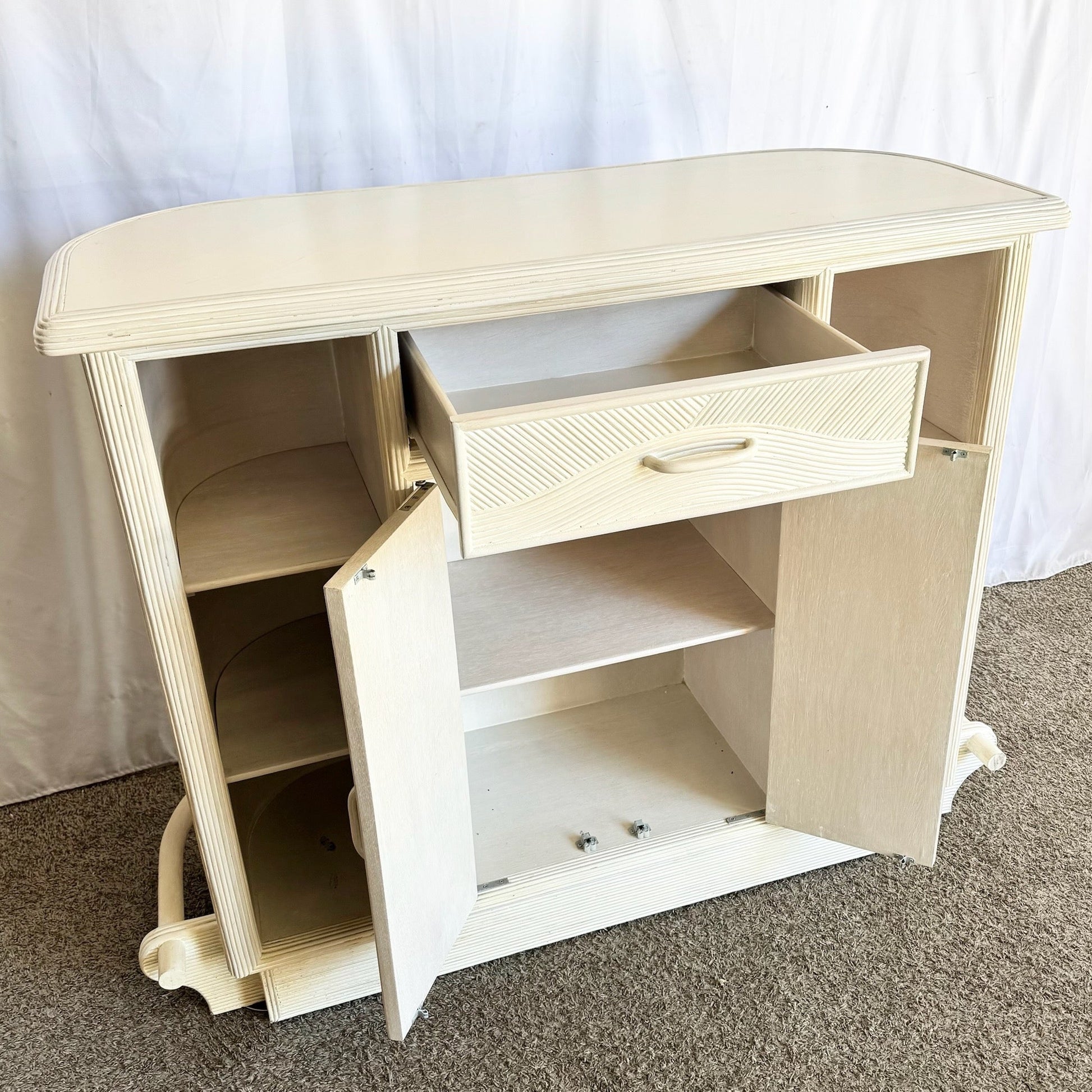 Vintage Boho Chic Wavy Pencil Reed Dry Bar Dolphin & Flamingo