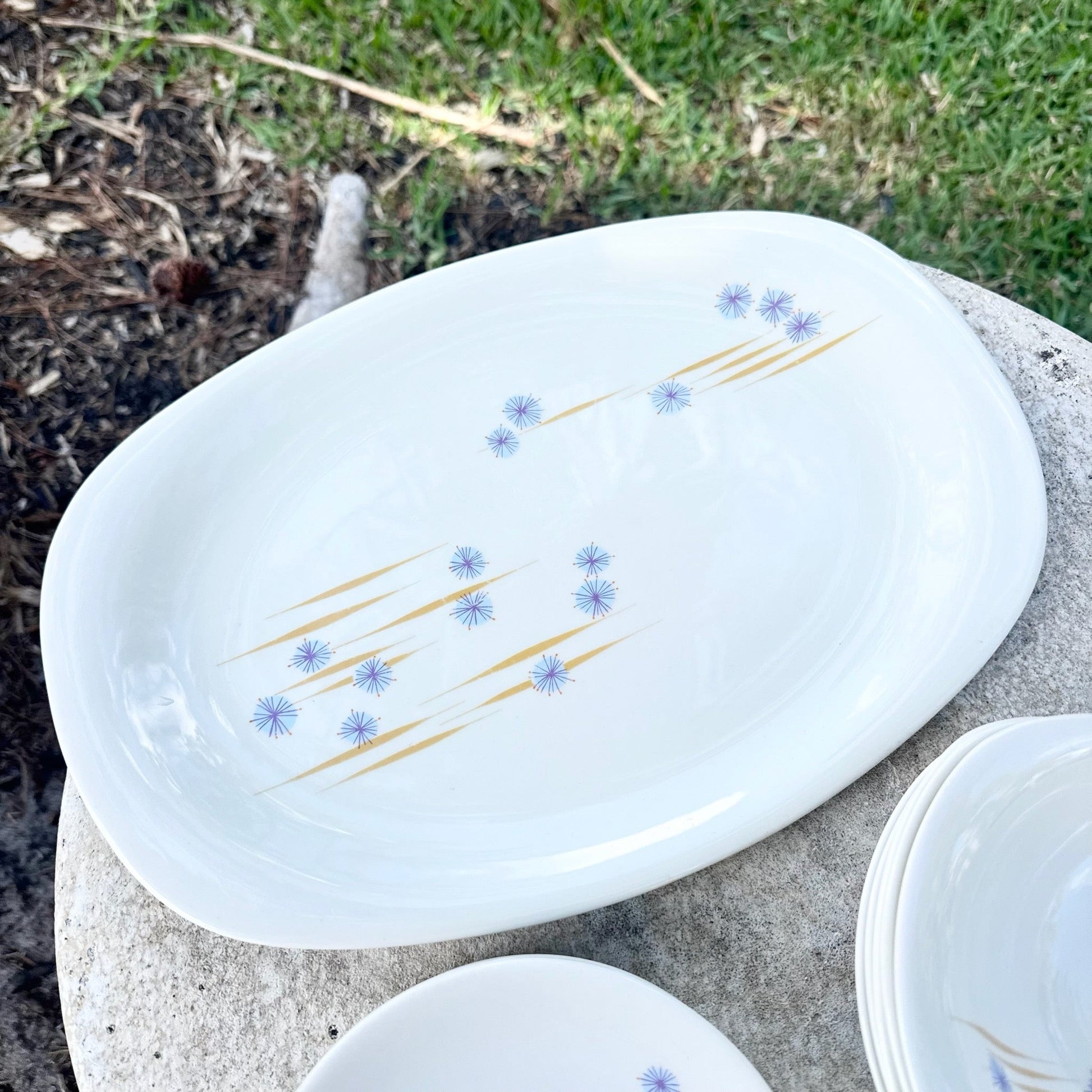 Mid Century Modern Iroquois Parasols Dish Set by Ben Seibel - 11 Pieces Dolphin & Flamingo