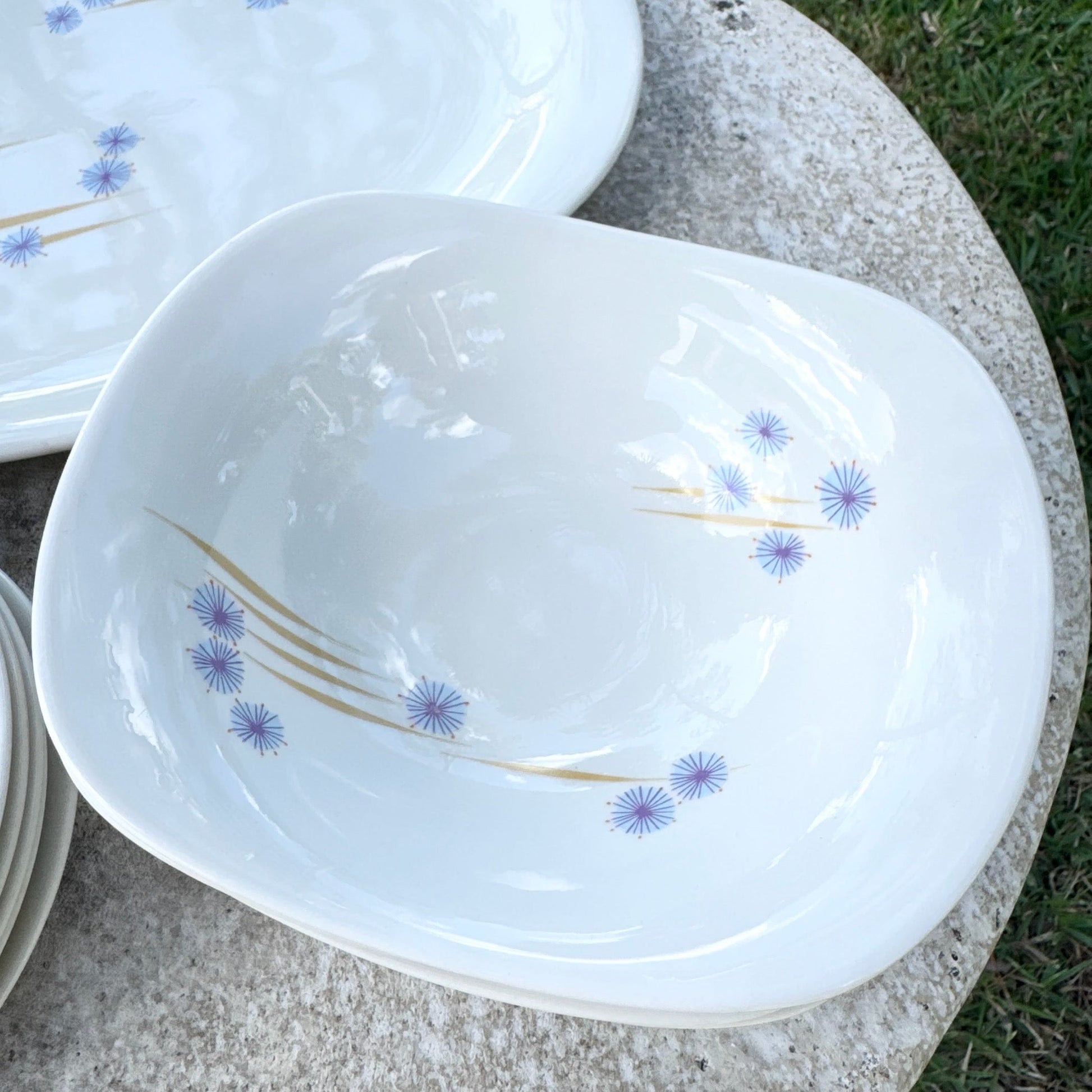 Mid Century Modern Iroquois Parasols Dish Set by Ben Seibel - 11 Pieces Dolphin & Flamingo