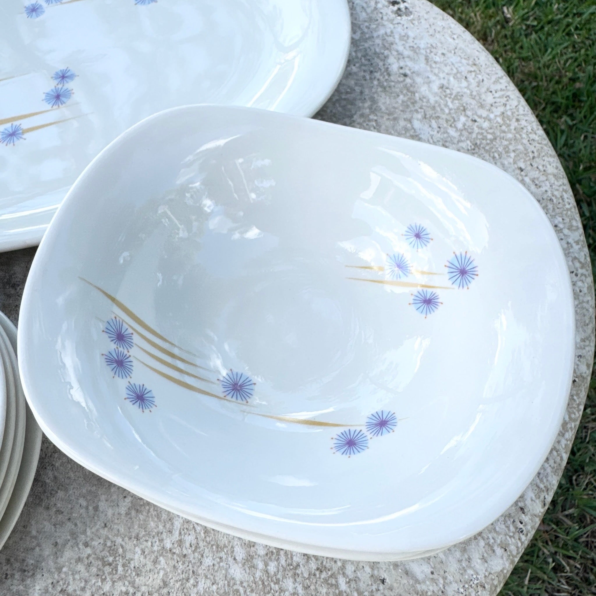 Mid Century Modern Iroquois Parasols Dish Set by Ben Seibel - 11 Pieces Dolphin & Flamingo