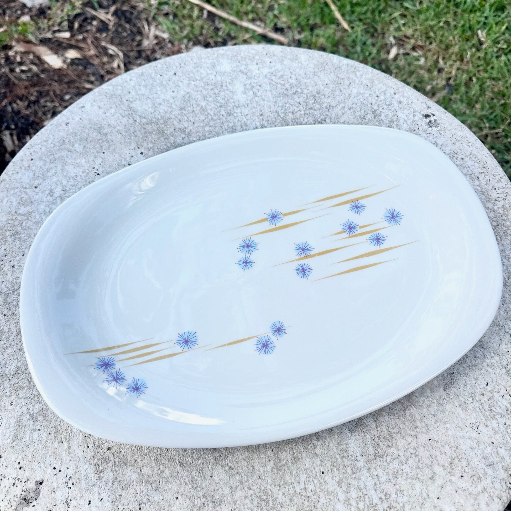 Mid Century Modern Iroquois Parasols Dish Set by Ben Seibel - 11 Pieces Dolphin & Flamingo