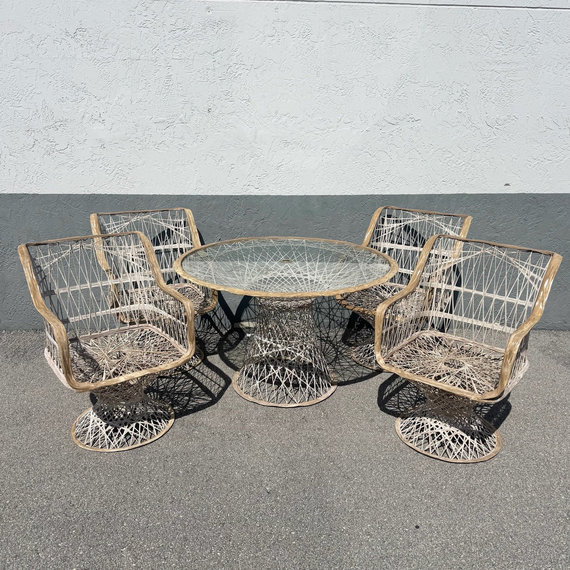 Mid Century Modern Spun Fiberglass Dining Set - 5 Pieces Dolphin & Flamingo