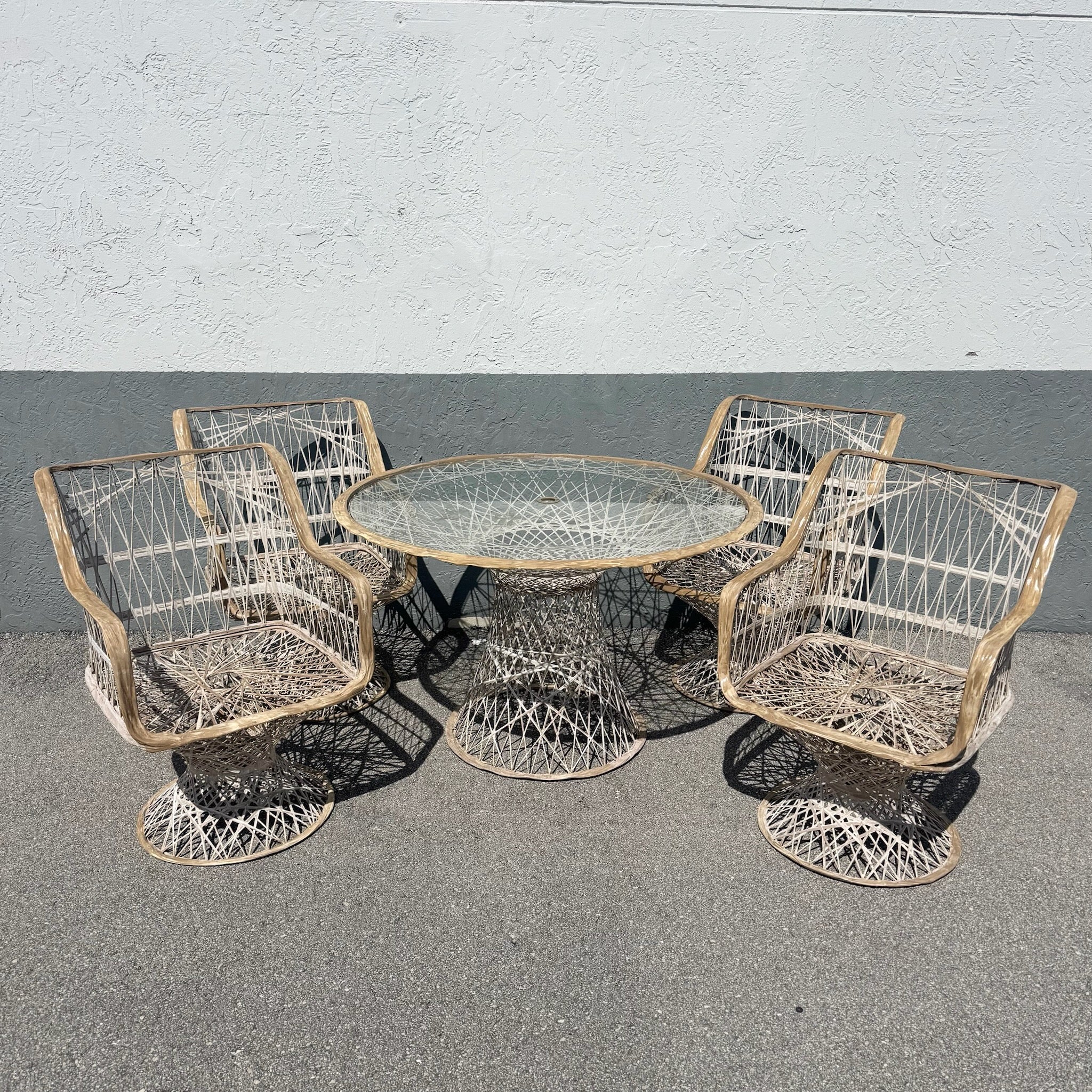 Mid Century Modern Spun Fiberglass Dining Set - 5 Pieces Dolphin & Flamingo