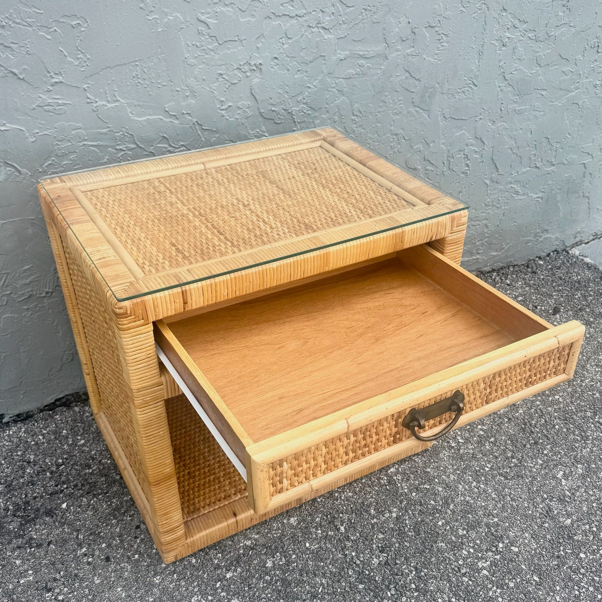 Big Chic Wicker Wrapped Nightstand With Glass Top Dolphin & Flamingo