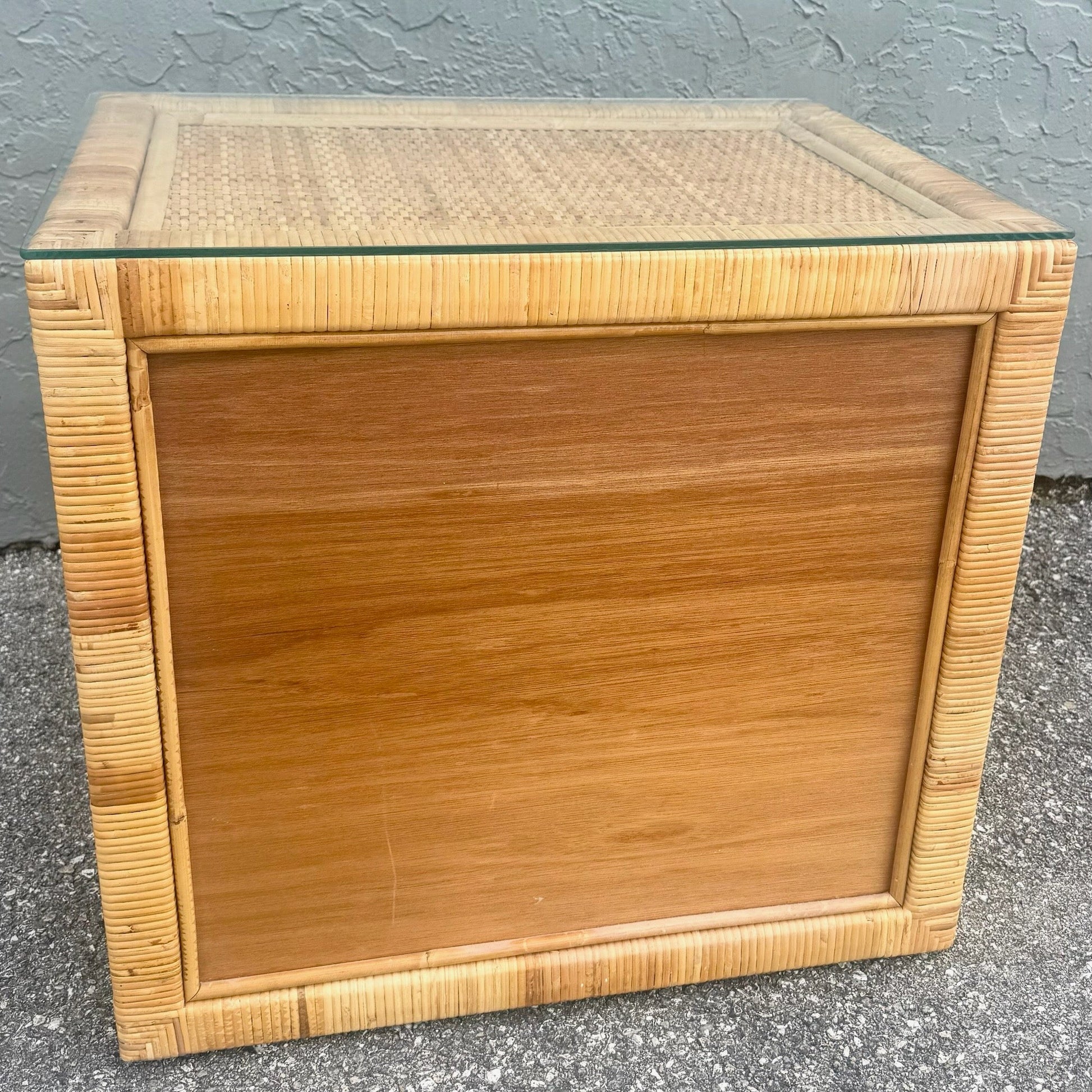 Big Chic Wicker Wrapped Nightstand With Glass Top Dolphin & Flamingo