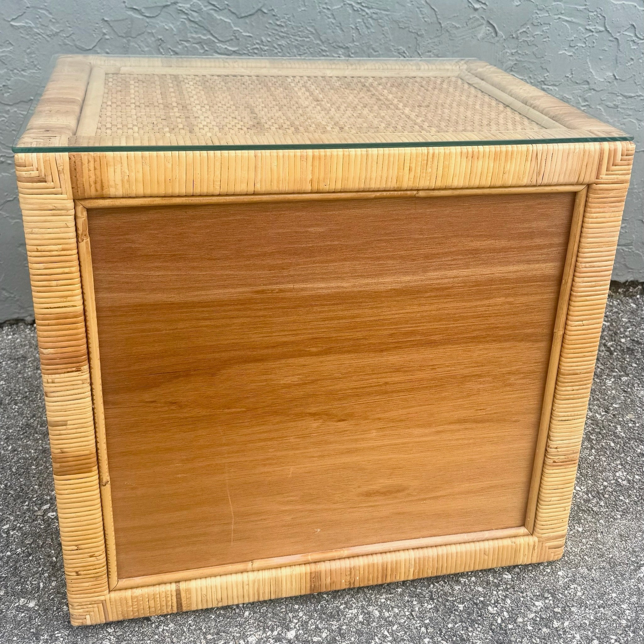 Big Chic Wicker Wrapped Nightstand With Glass Top Dolphin & Flamingo
