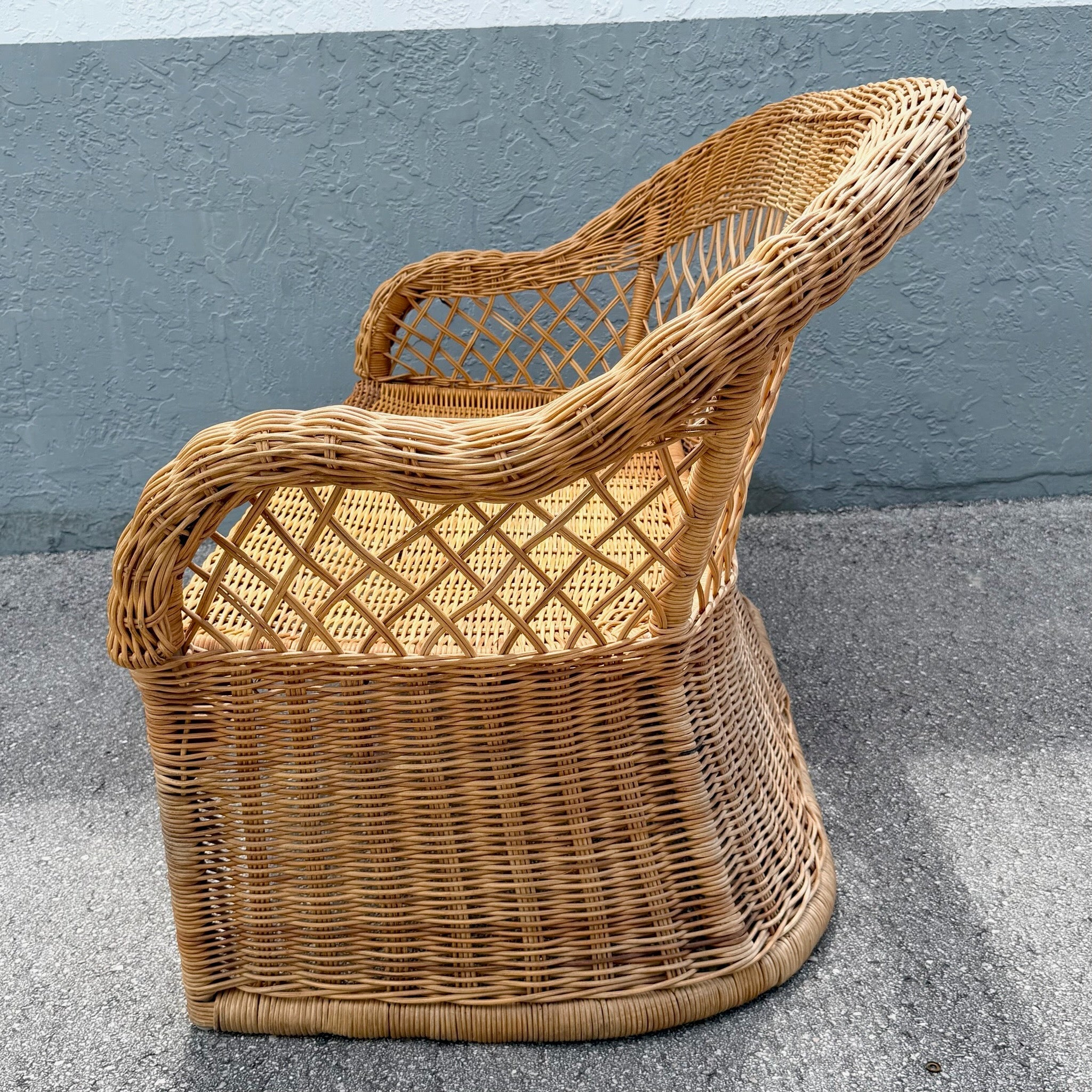 Vintage Boho Chic Woven Wicker Love Seat Dolphin & Flamingo