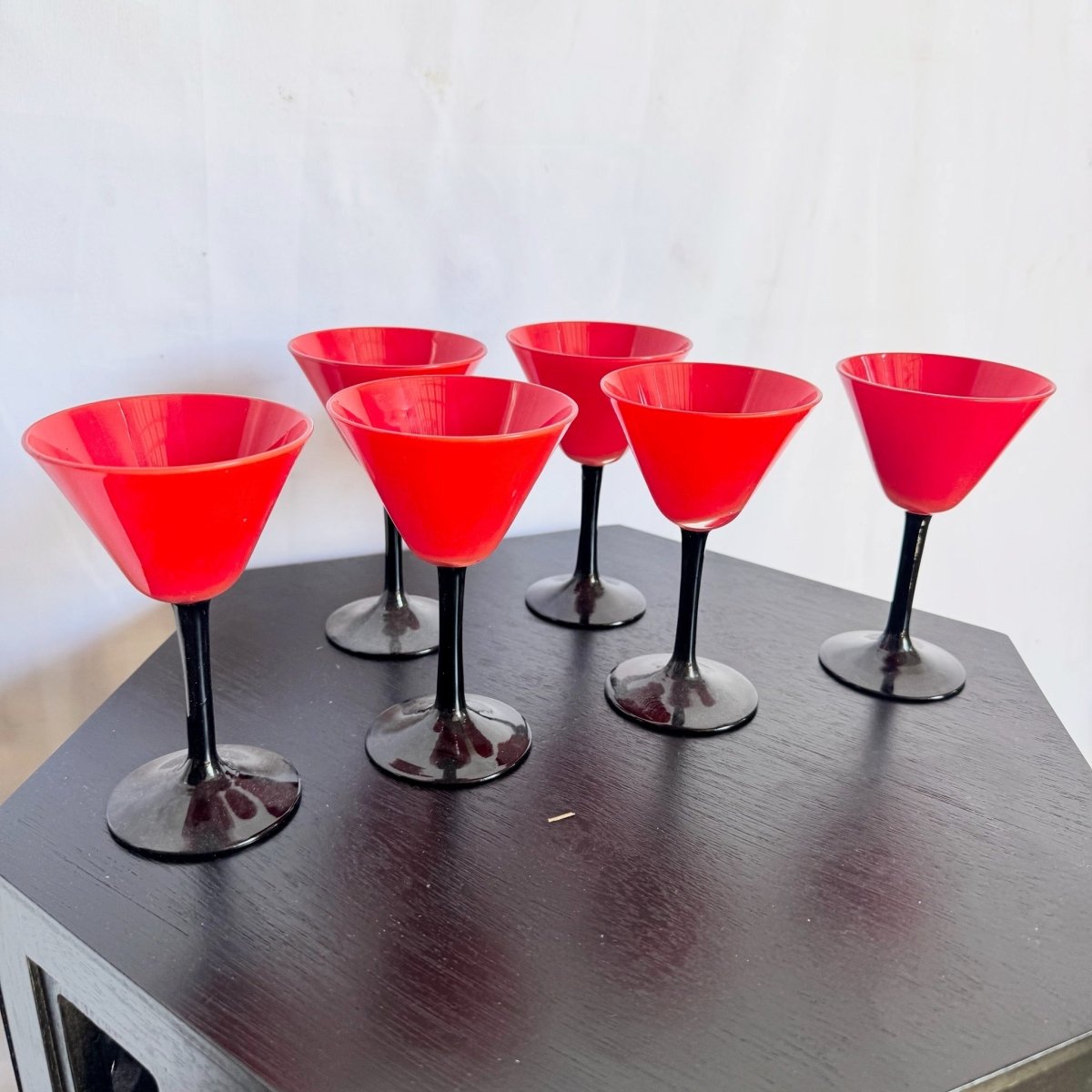 Art Deco Red Cup and Black Stem Glasses - 6 Pieces - Dolphin & Flamingo