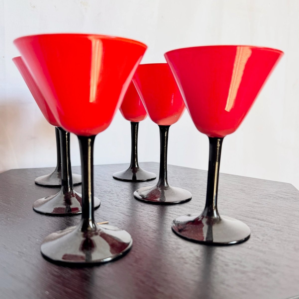 Art Deco Red Cup and Black Stem Glasses - 6 Pieces - Dolphin & Flamingo