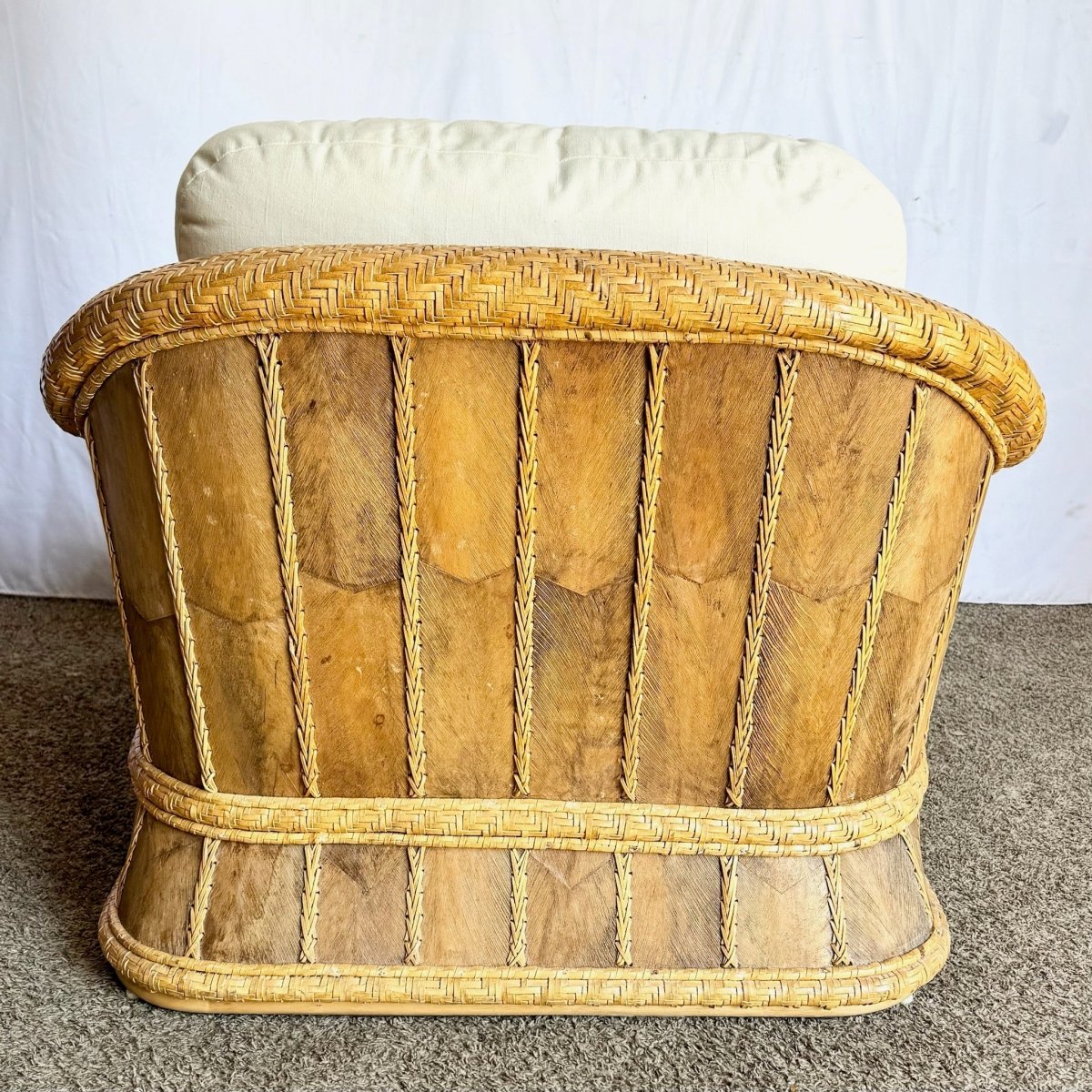 Boho Chic Wicker Rattan Chaise Lounge - Dolphin & Flamingo