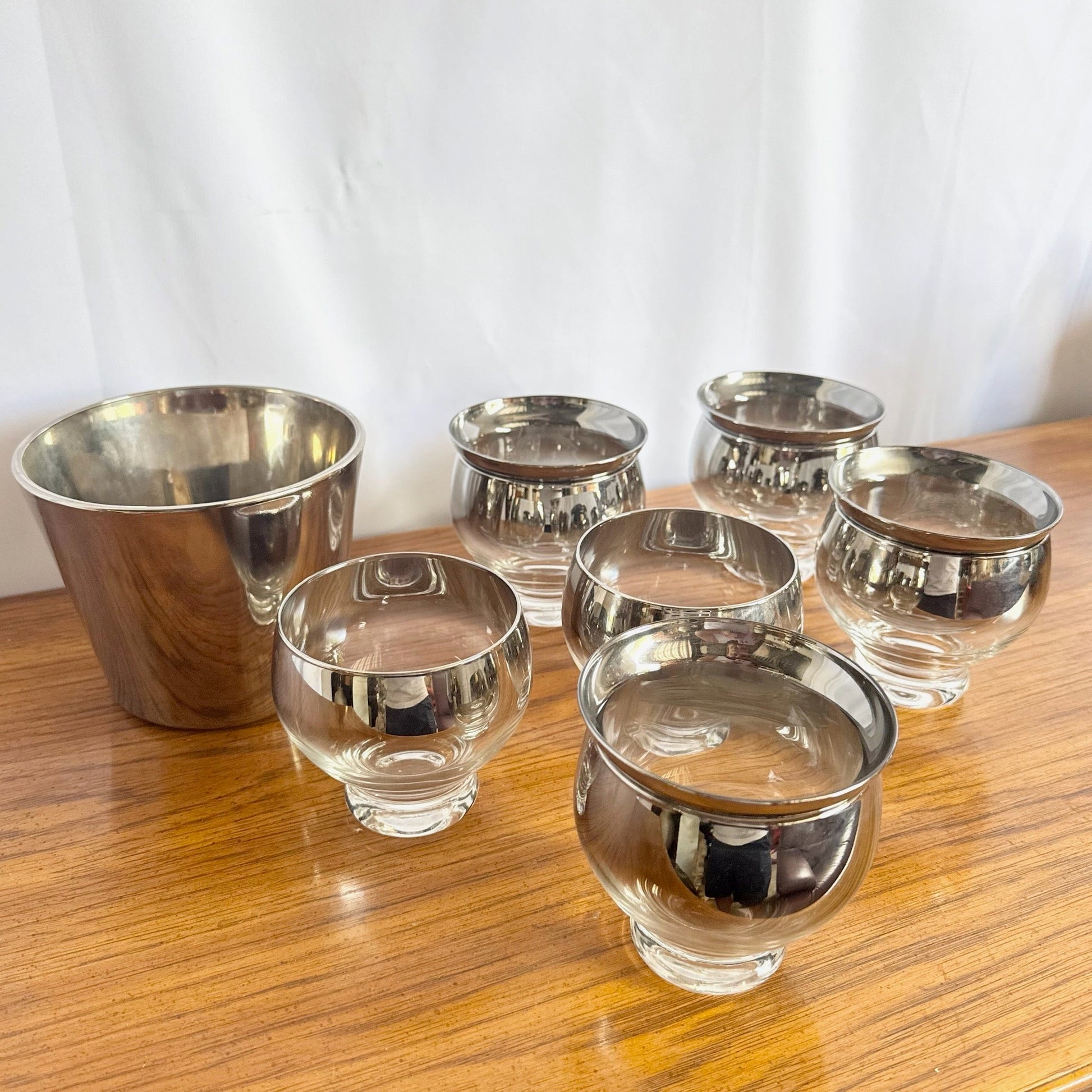 Dorothy Thorpe Silver Fade Seafood/Cocktail Nesting Glasses Set - 11 Pieces - Dolphin & Flamingo