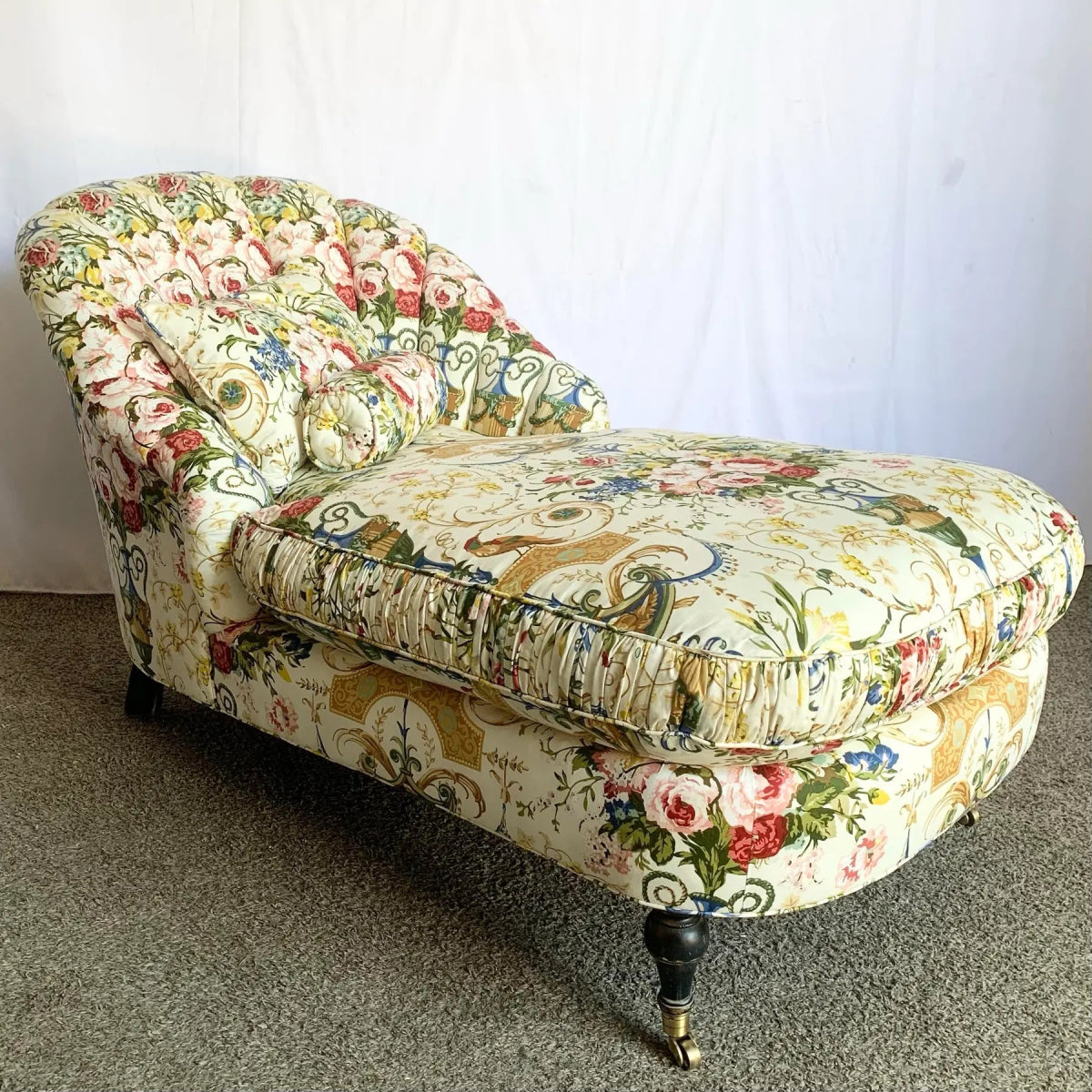 French Provincial Tufted Floral Chaise Lounge - Dolphin & Flamingo
