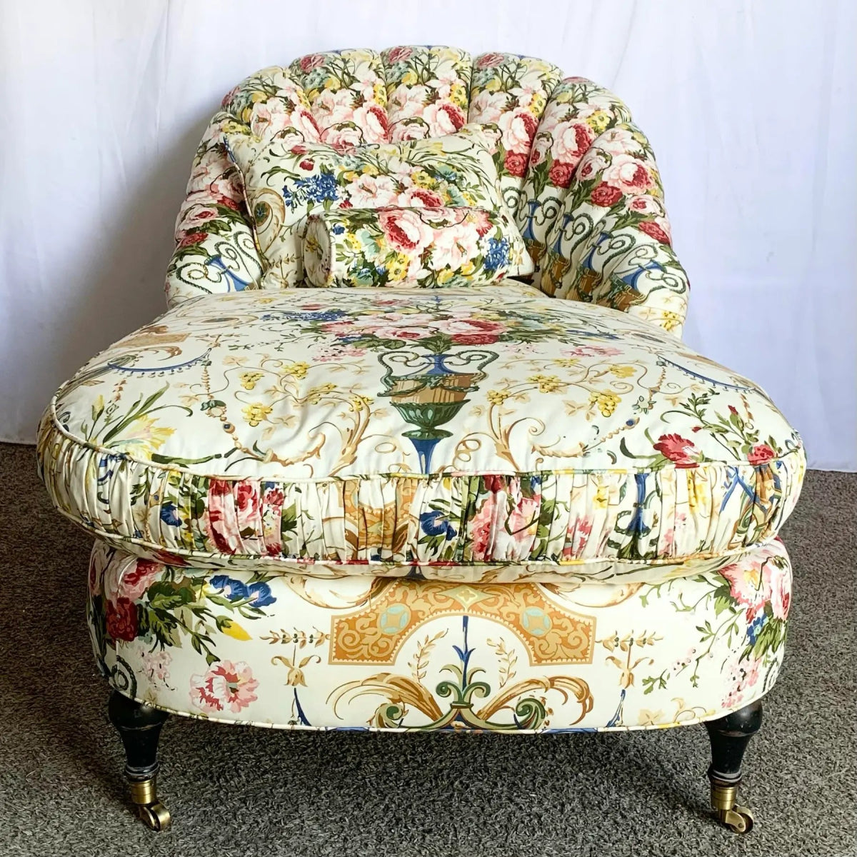 French Provincial Tufted Floral Chaise Lounge - Dolphin & Flamingo