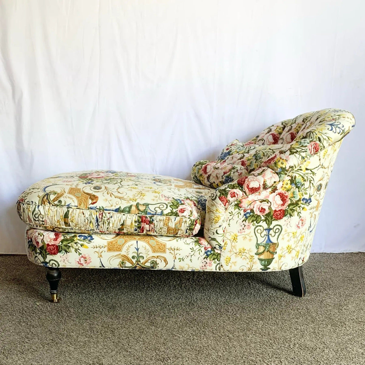 French Provincial Tufted Floral Chaise Lounge - Dolphin & Flamingo