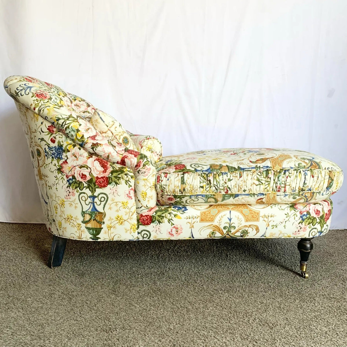 French Provincial Tufted Floral Chaise Lounge - Dolphin & Flamingo