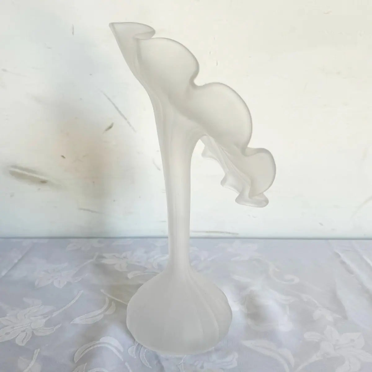 JACK IN THE PULPIT VASE　ヴィンテージ　フロストガラス花瓶 Hand-Blown Glass Jack-in-the-Pulpit Vase – Dolphin & Flamingo