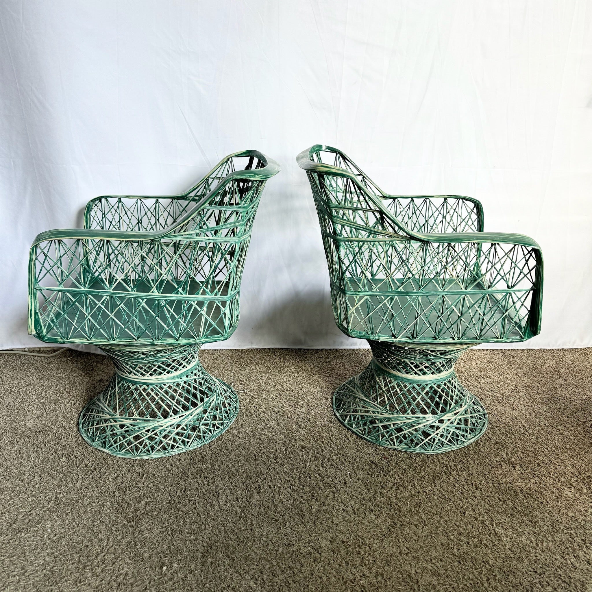 Mid Century Modern Green Spun Fiberglass Dining Set - 5 Pieces - Dolphin & Flamingo