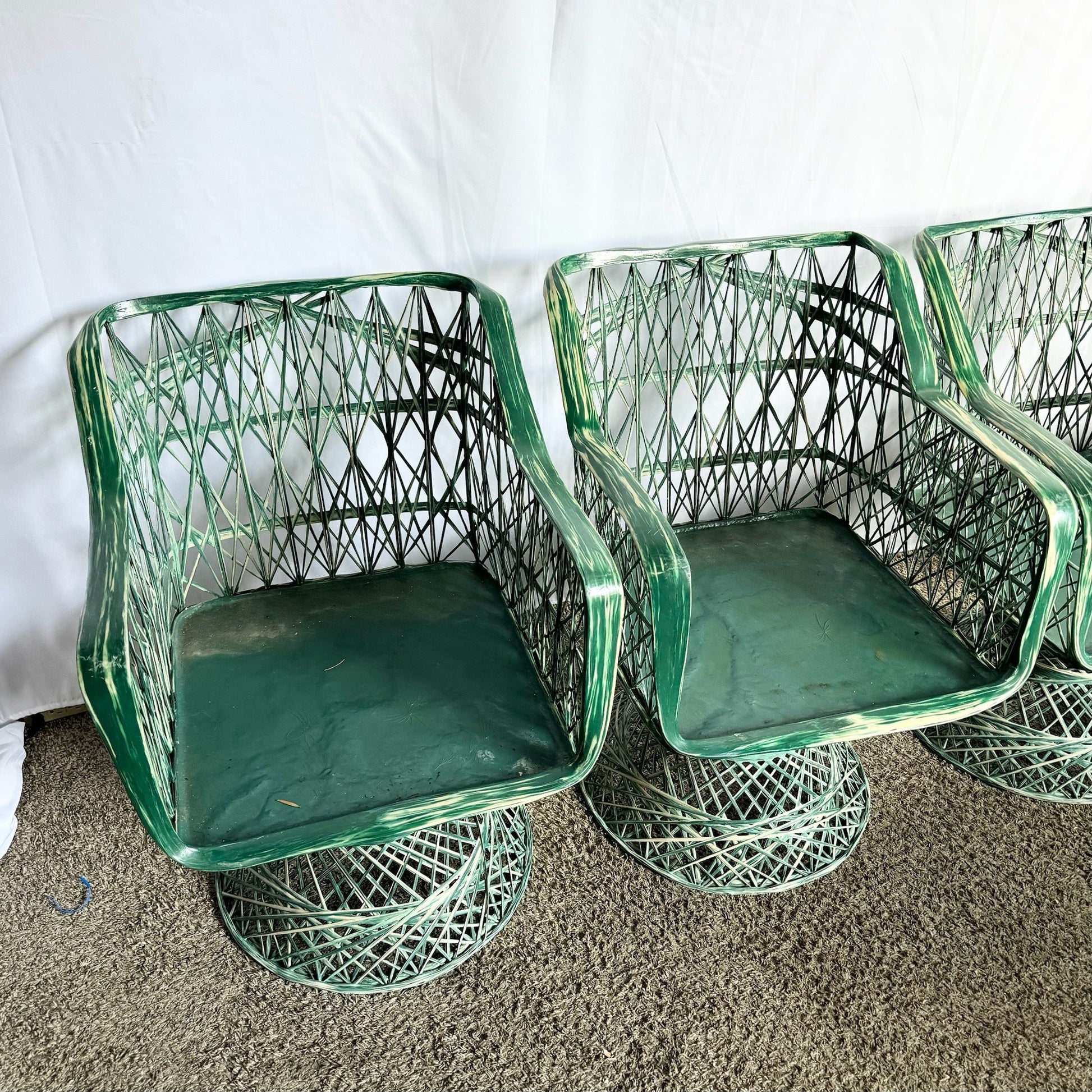 Mid Century Modern Green Spun Fiberglass Dining Set - 5 Pieces - Dolphin & Flamingo