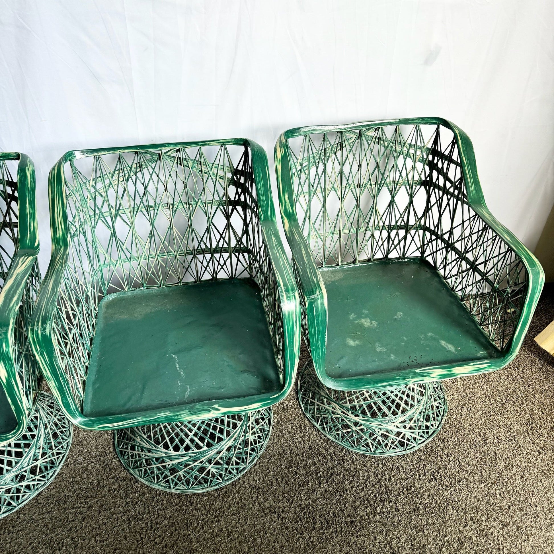 Mid Century Modern Green Spun Fiberglass Dining Set - 5 Pieces - Dolphin & Flamingo