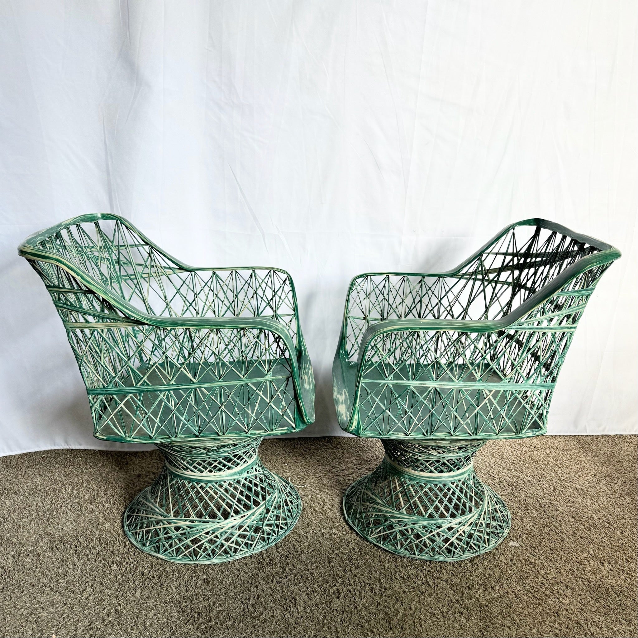 Mid Century Modern Green Spun Fiberglass Dining Set - 5 Pieces - Dolphin & Flamingo