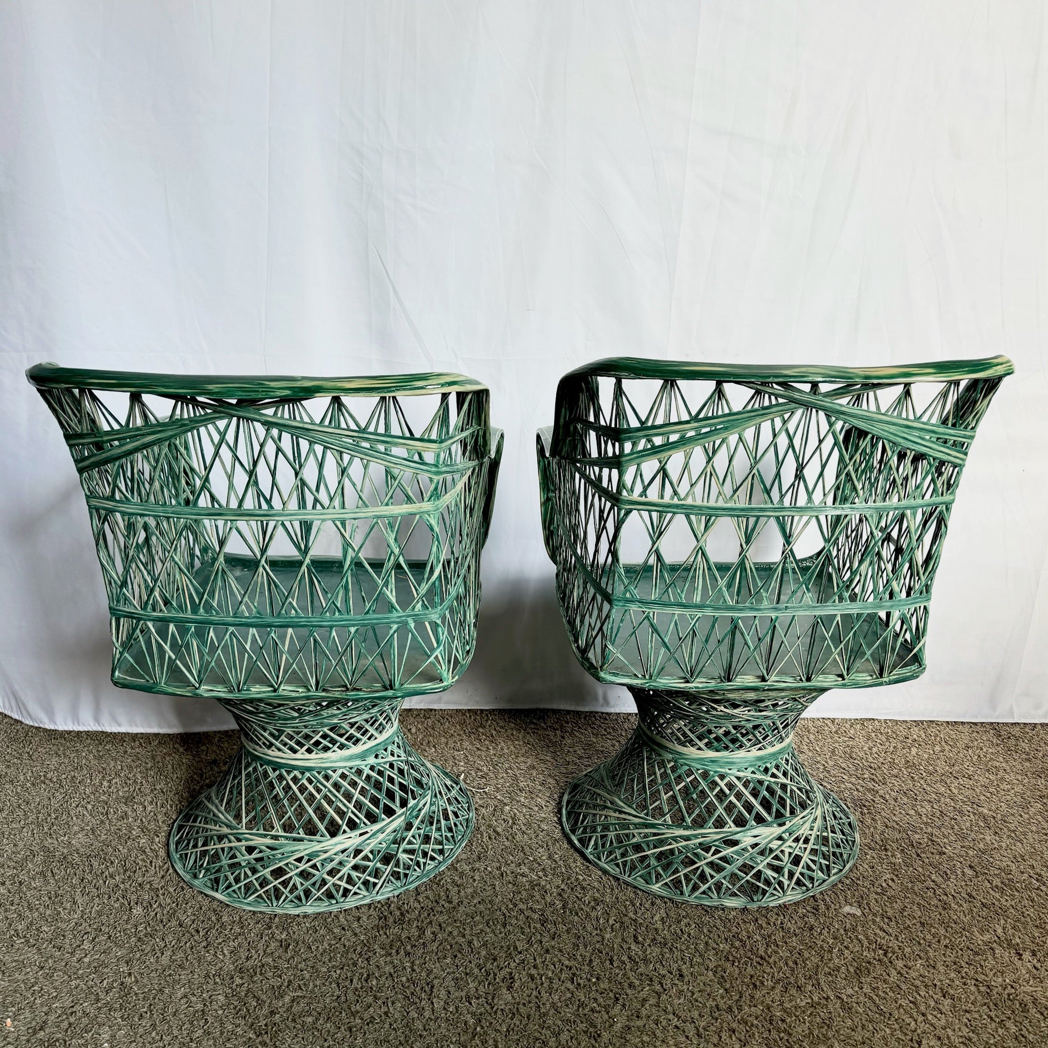 Mid Century Modern Green Spun Fiberglass Dining Set - 5 Pieces - Dolphin & Flamingo