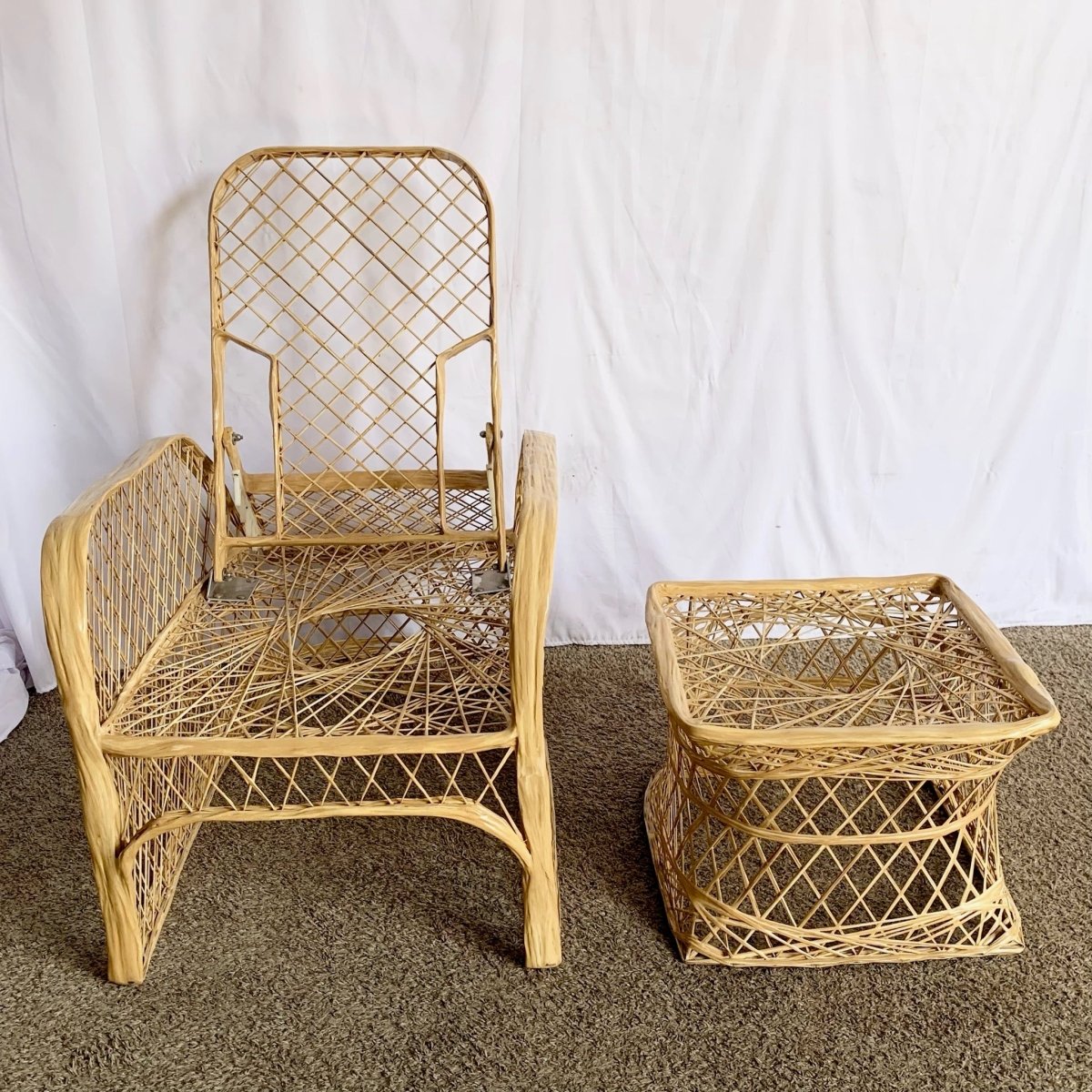 Mid Century Modern Spun Fiber Glass Adjustable Lounge Chair With Ottoman - Dolphin & Flamingo