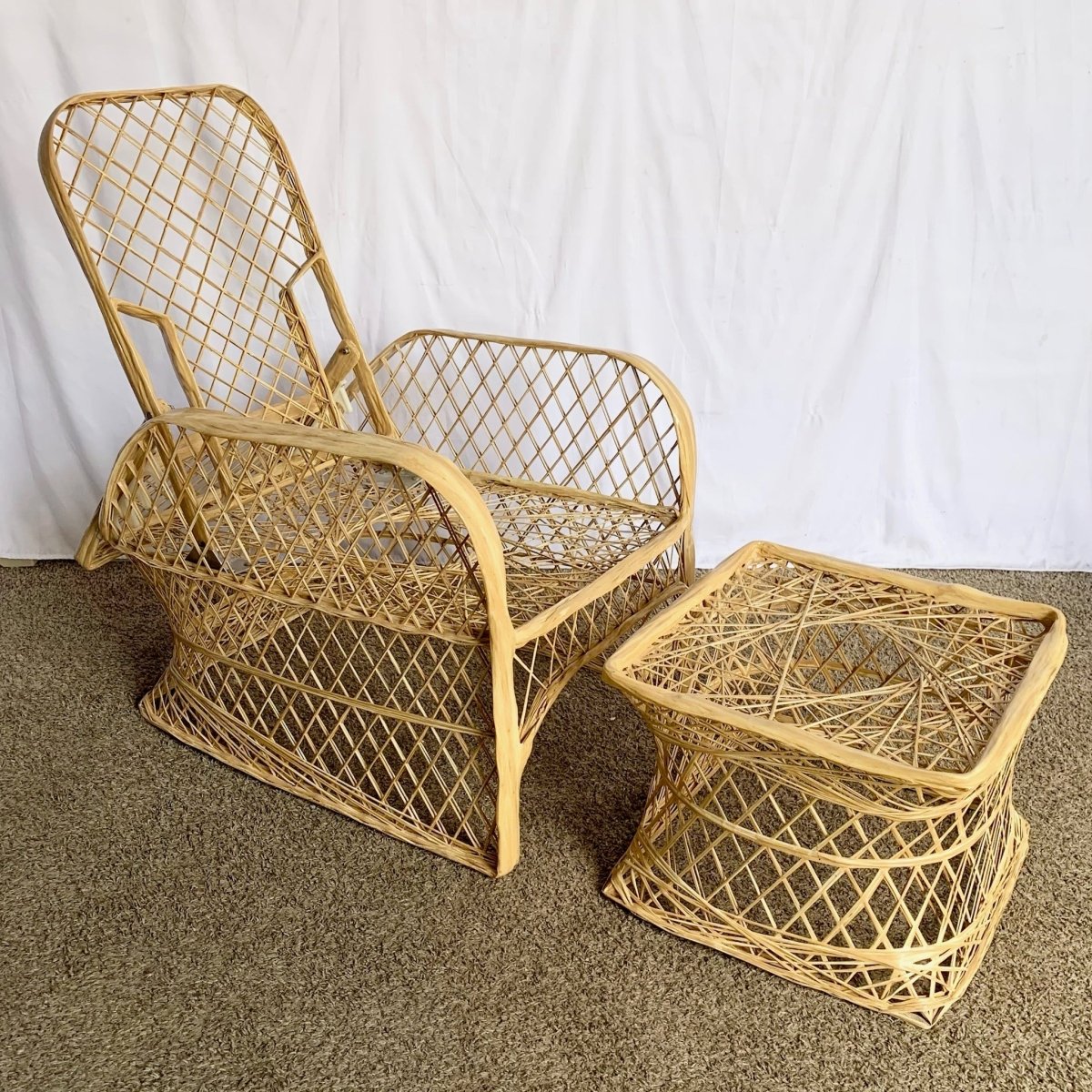 Mid Century Modern Spun Fiber Glass Adjustable Lounge Chair With Ottoman - Dolphin & Flamingo